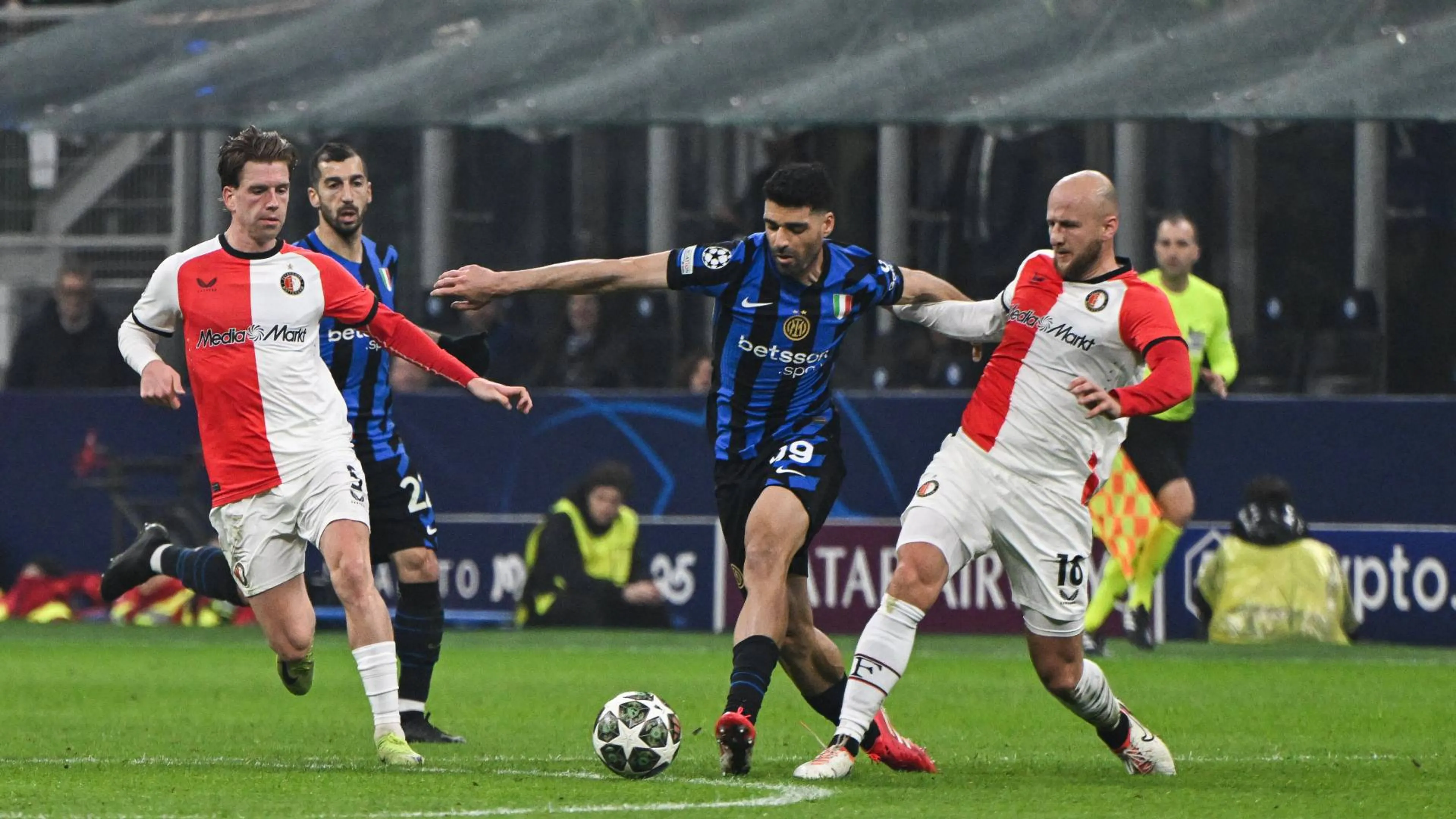 Copertina di Tuttosport attacca Taremi e l'Inter: "Rigore imbarazzante"
