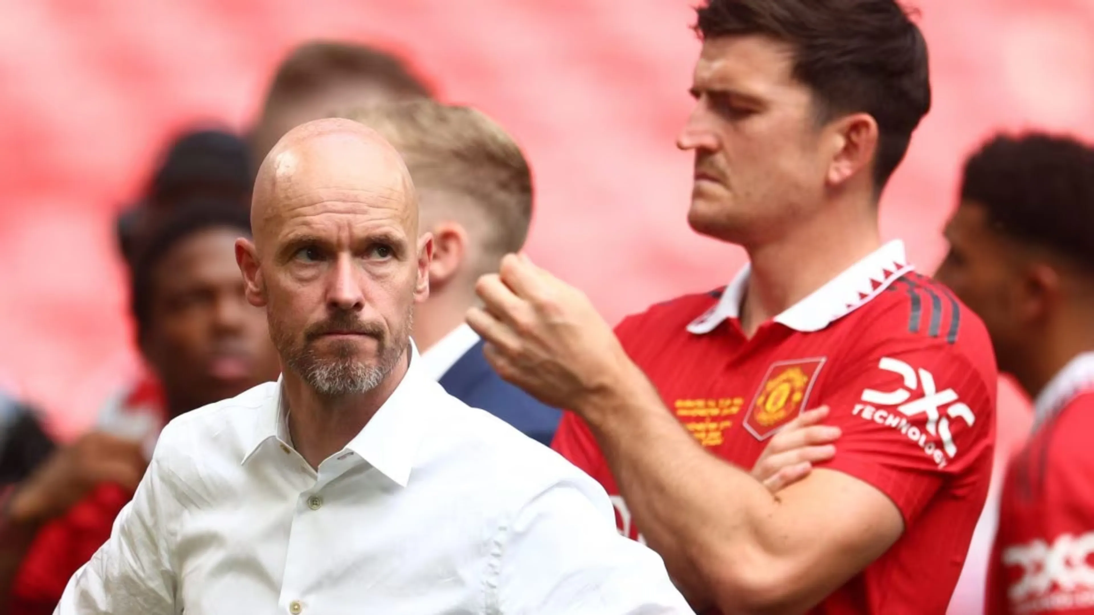 Copertina di Ten Hag scarica Maguire in conferenza stampa e lo invita ad andarsene