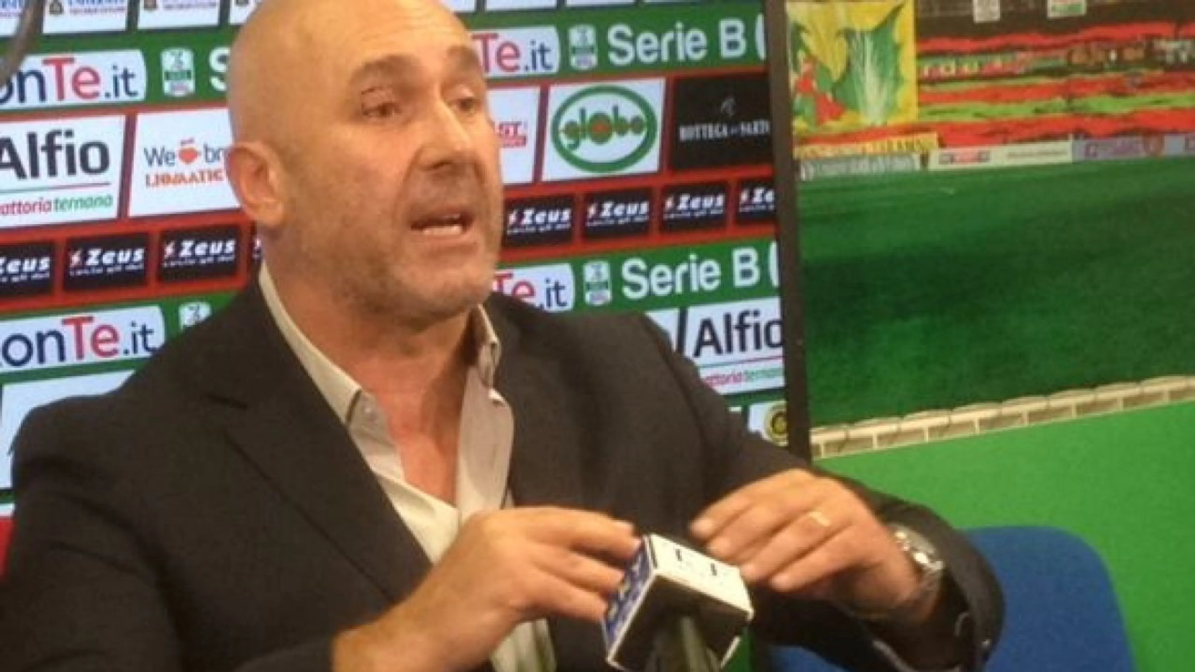 Copertina di Ternana in crisi, il presidente Bandecchi la prende bene: “Brucerò le maglie dei nostri giocatori”