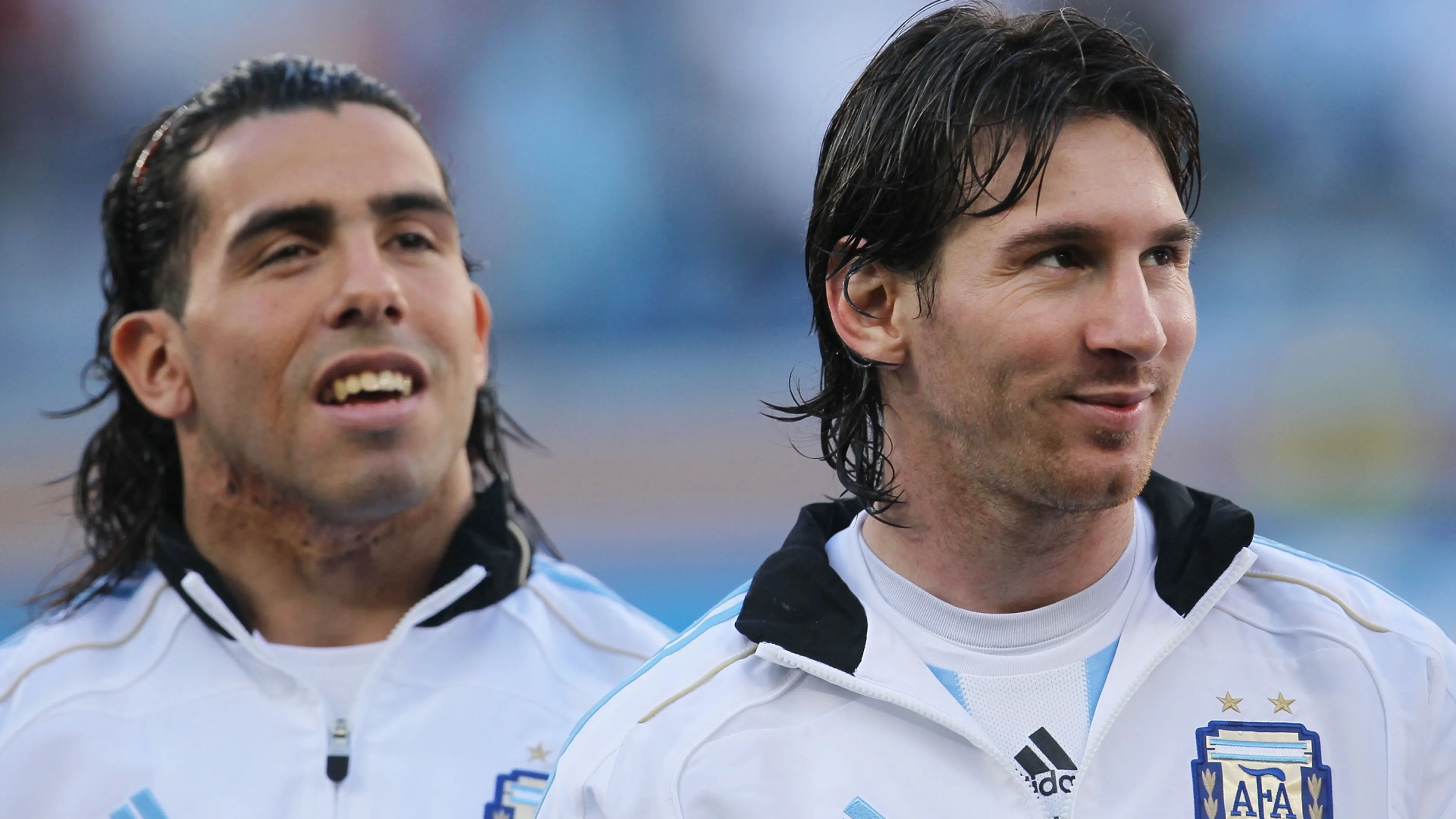 Copertina di Querelle Messi-Psg, Tevez in difesa della Pulce asfalta il club parigino
