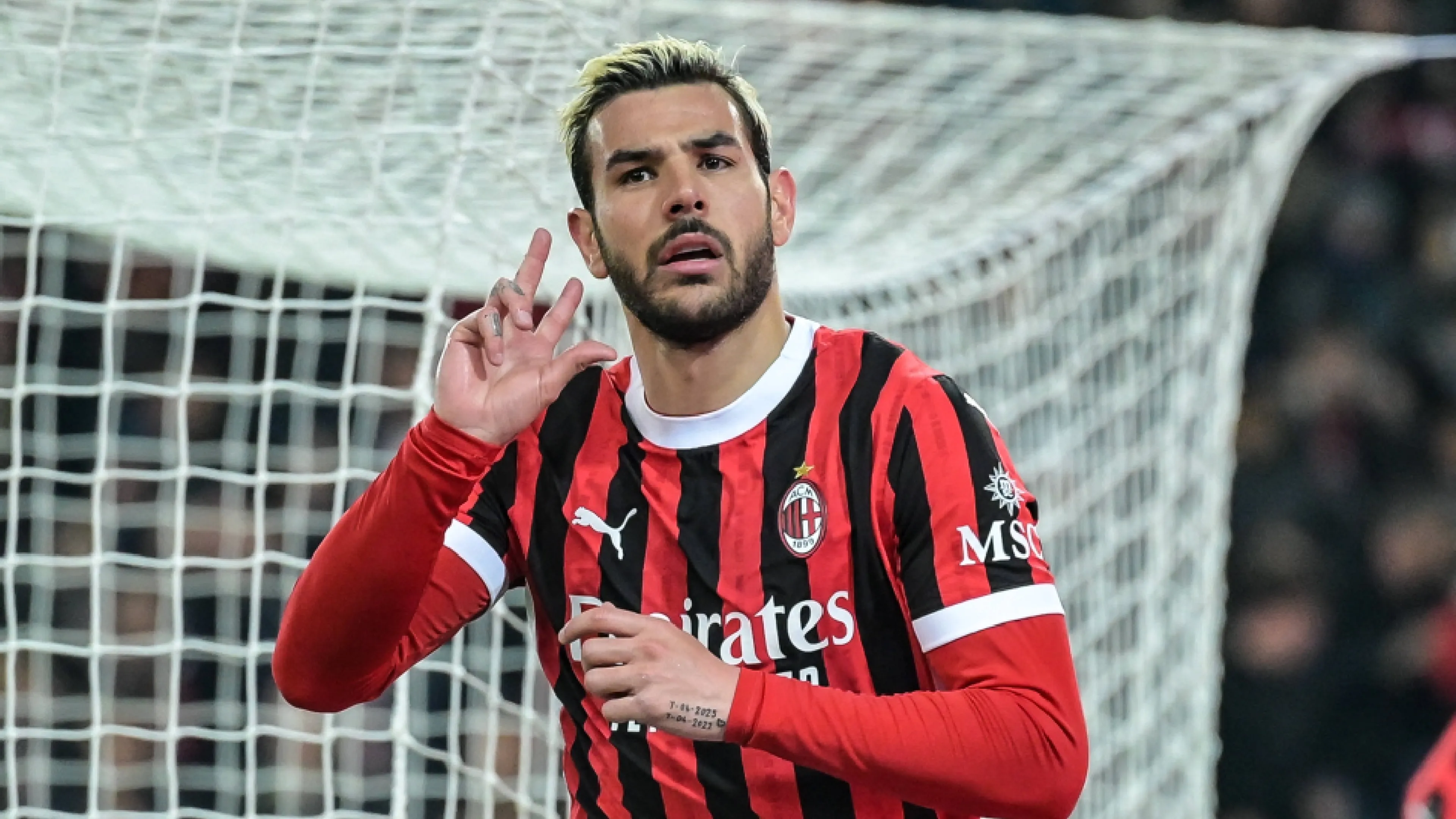 Theo Hernandez, svolta sul futuro: mega offerta araba, silenzio del Milan e indizio social dell'attaccante