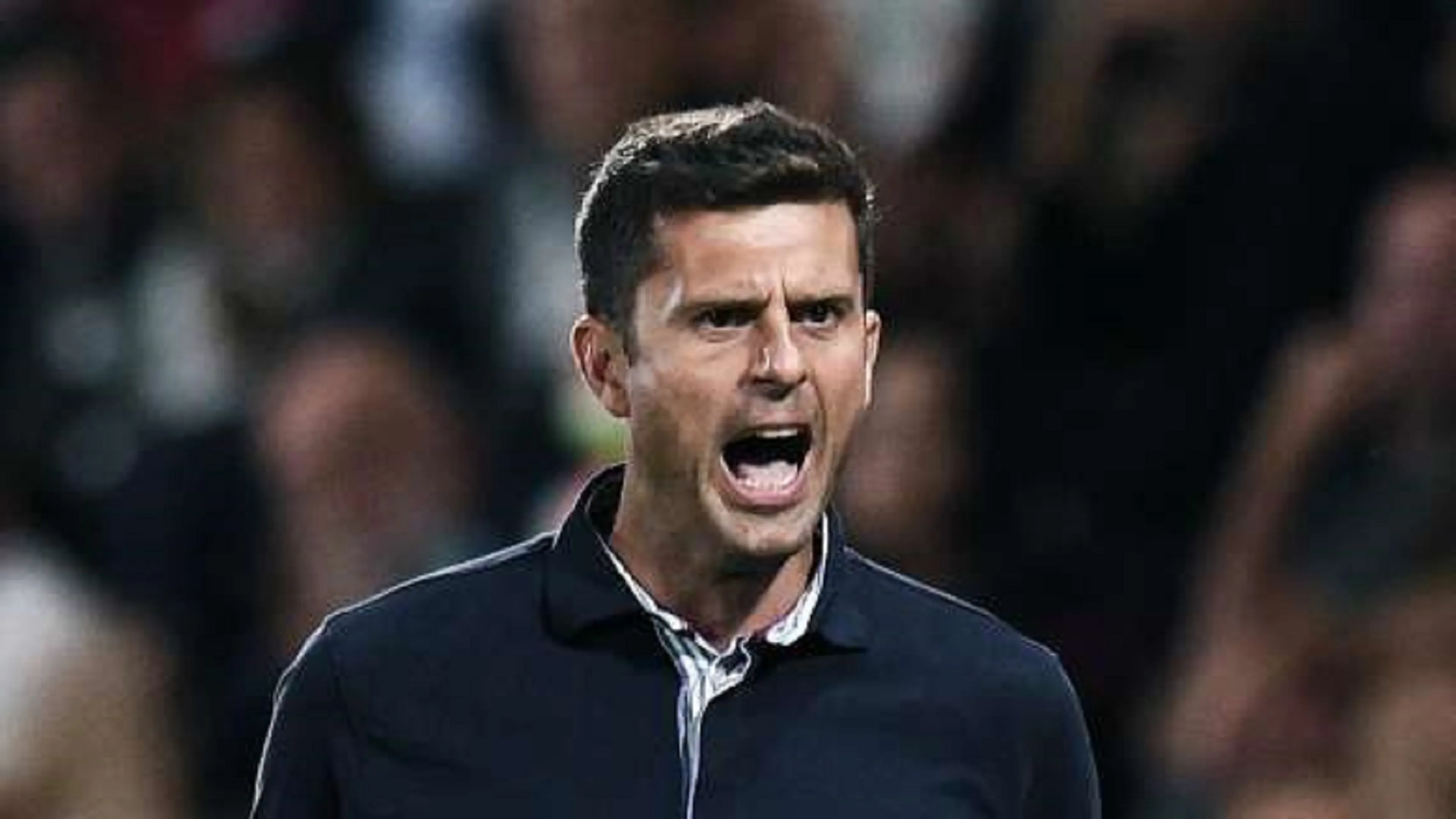 Copertina di Thiago Motta perde le staffe: "cestina" Barrow e inveisce con la dirigenza
