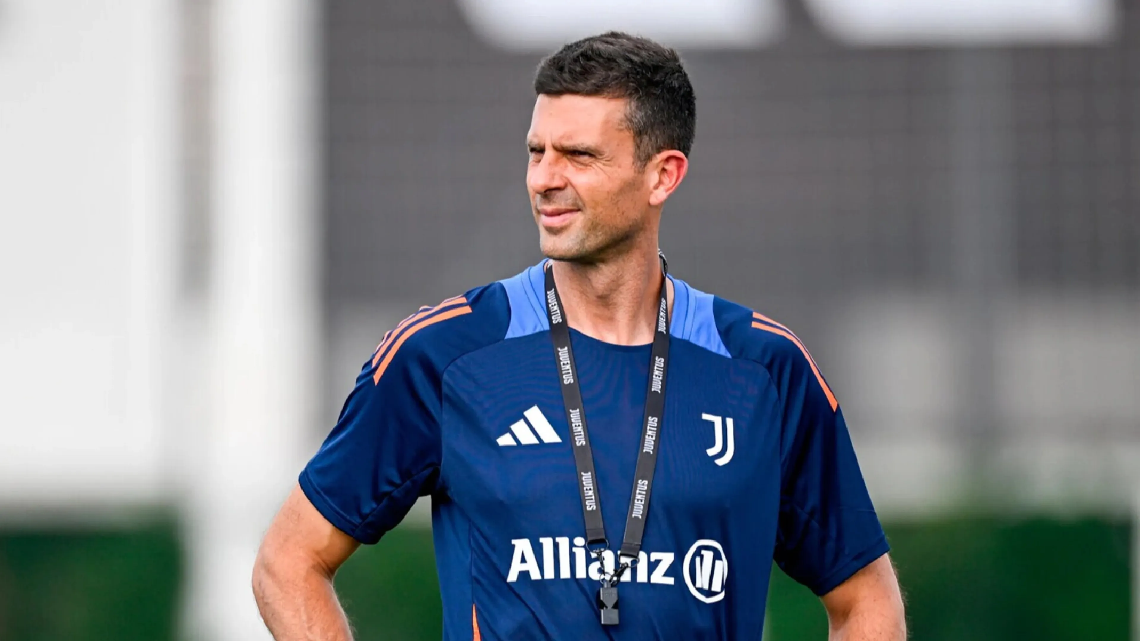 Copertina di Kalulu alla Juve, il retroscena: la telefonata (decisiva) di Thiago Motta che ha sbloccato l'affare