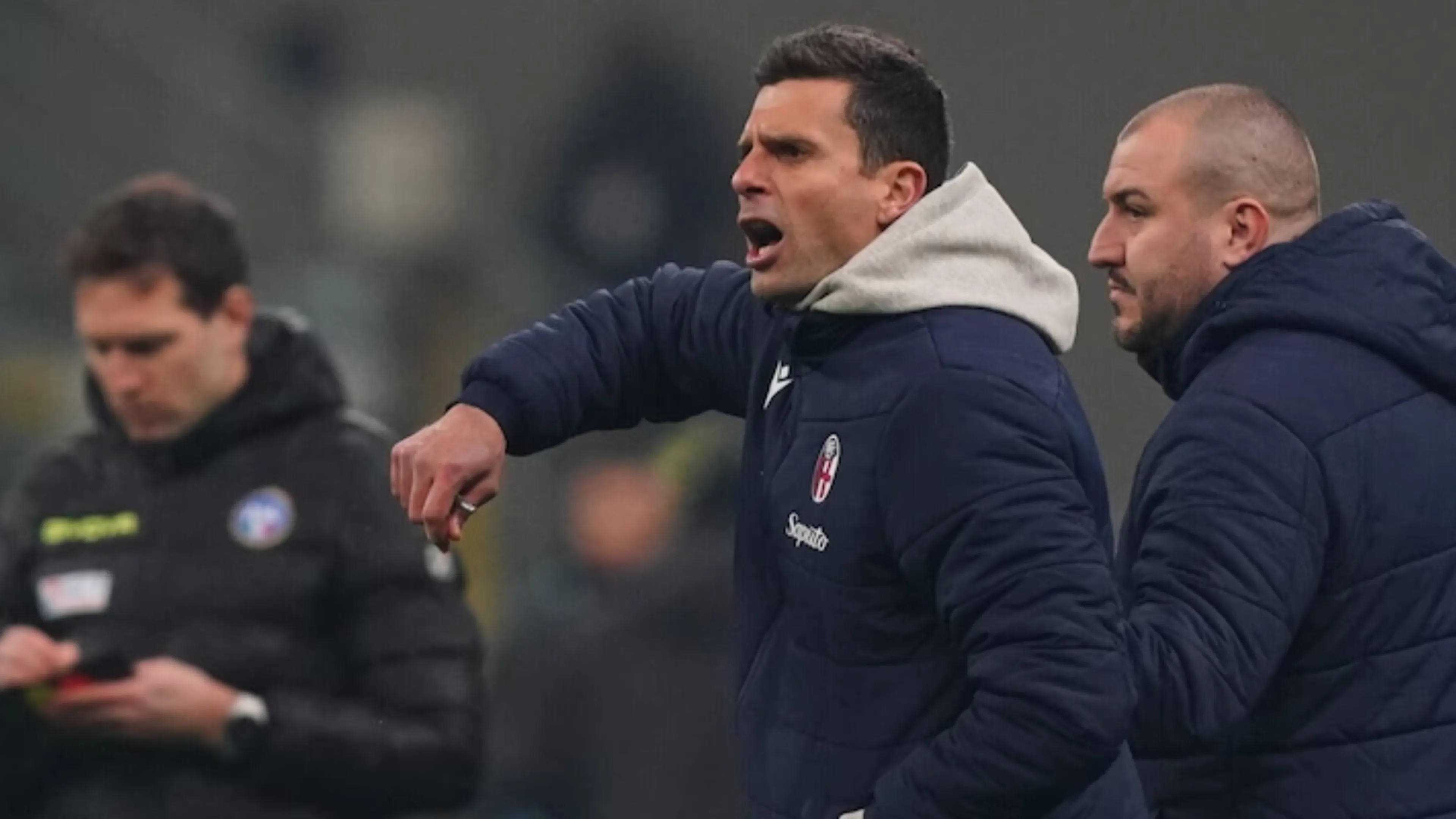 Copertina di Thiago Motta nervoso con la società nel post partita: "Di questo non ne dovrei parlare io ma Sartori"
