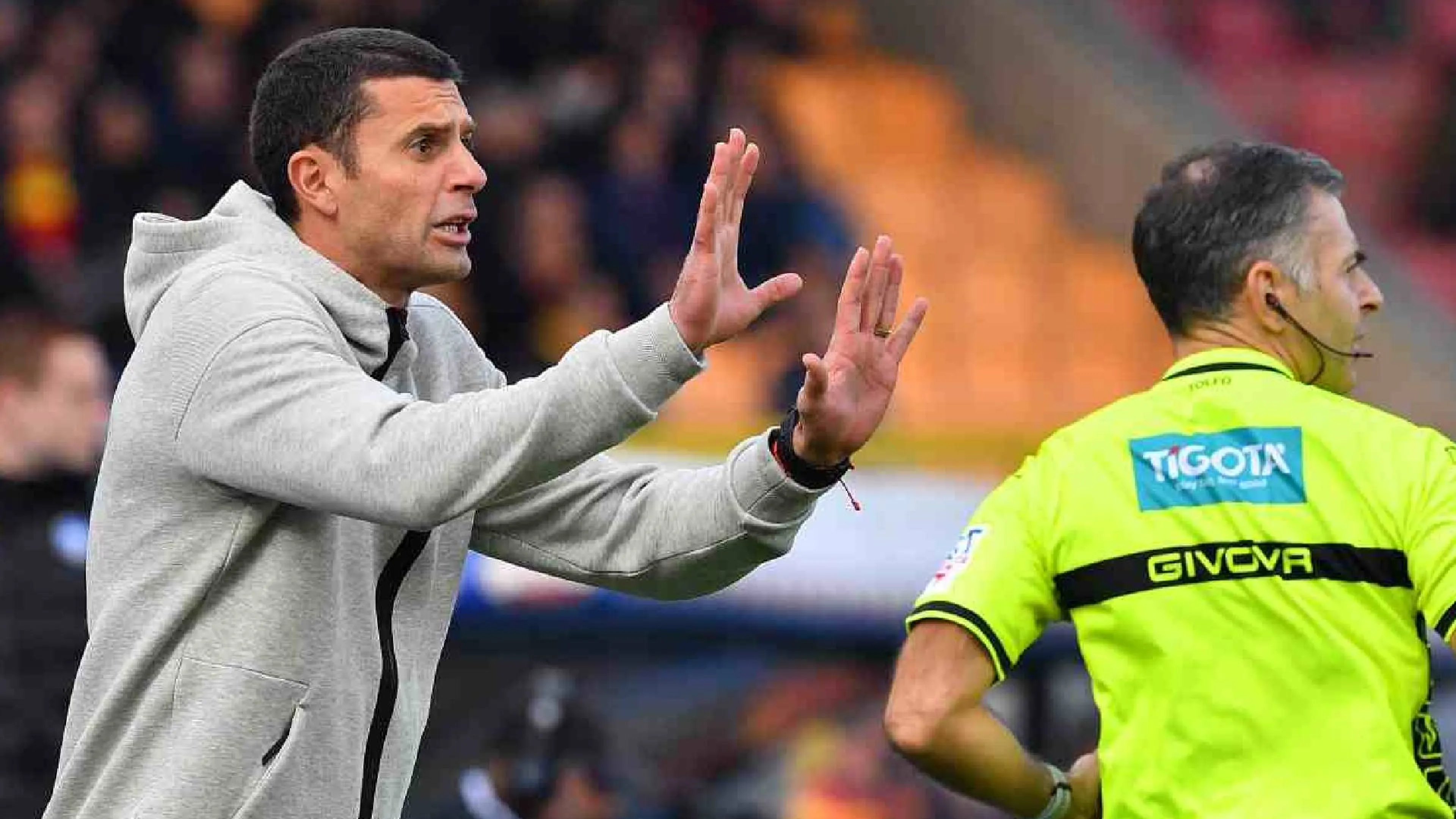 Lecce-Bologna, il durissimo attacco di Thiago Motta ad arbitro e Var