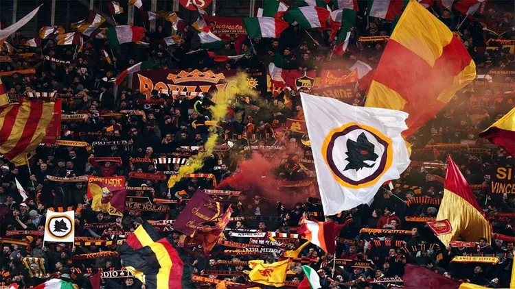 /images/t/i/f/Tifosi-Curva-Roma.jpg