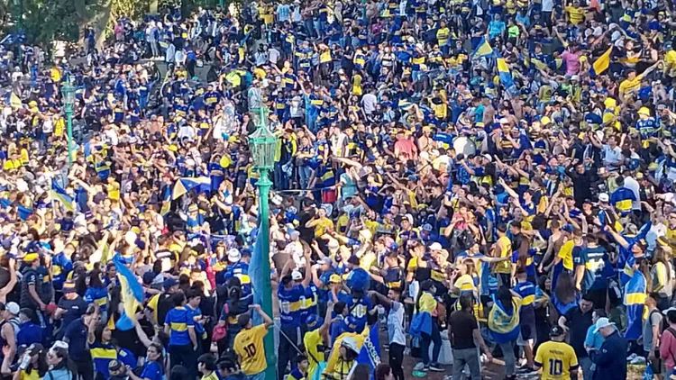 /images/t/i/f/tifosi-boca-parco-lezama.jpg