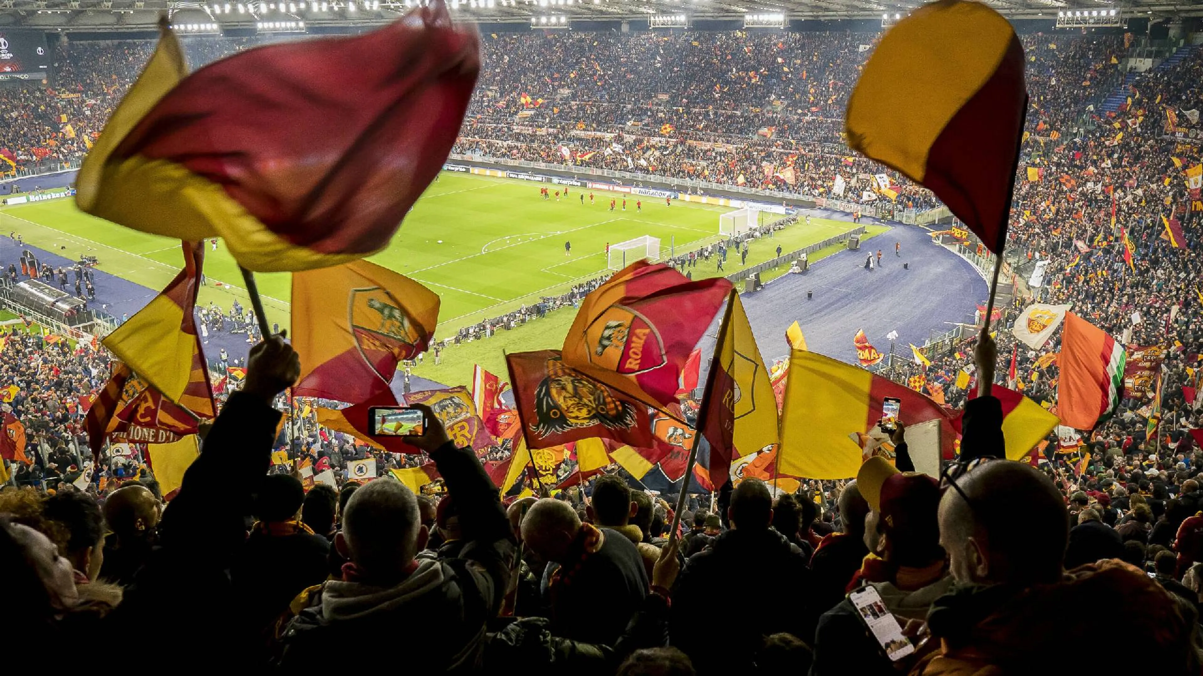 Copertina di Roma-Milan, tifosi giallorossi in rivolta per il caro-biglietti: "Un affronto"