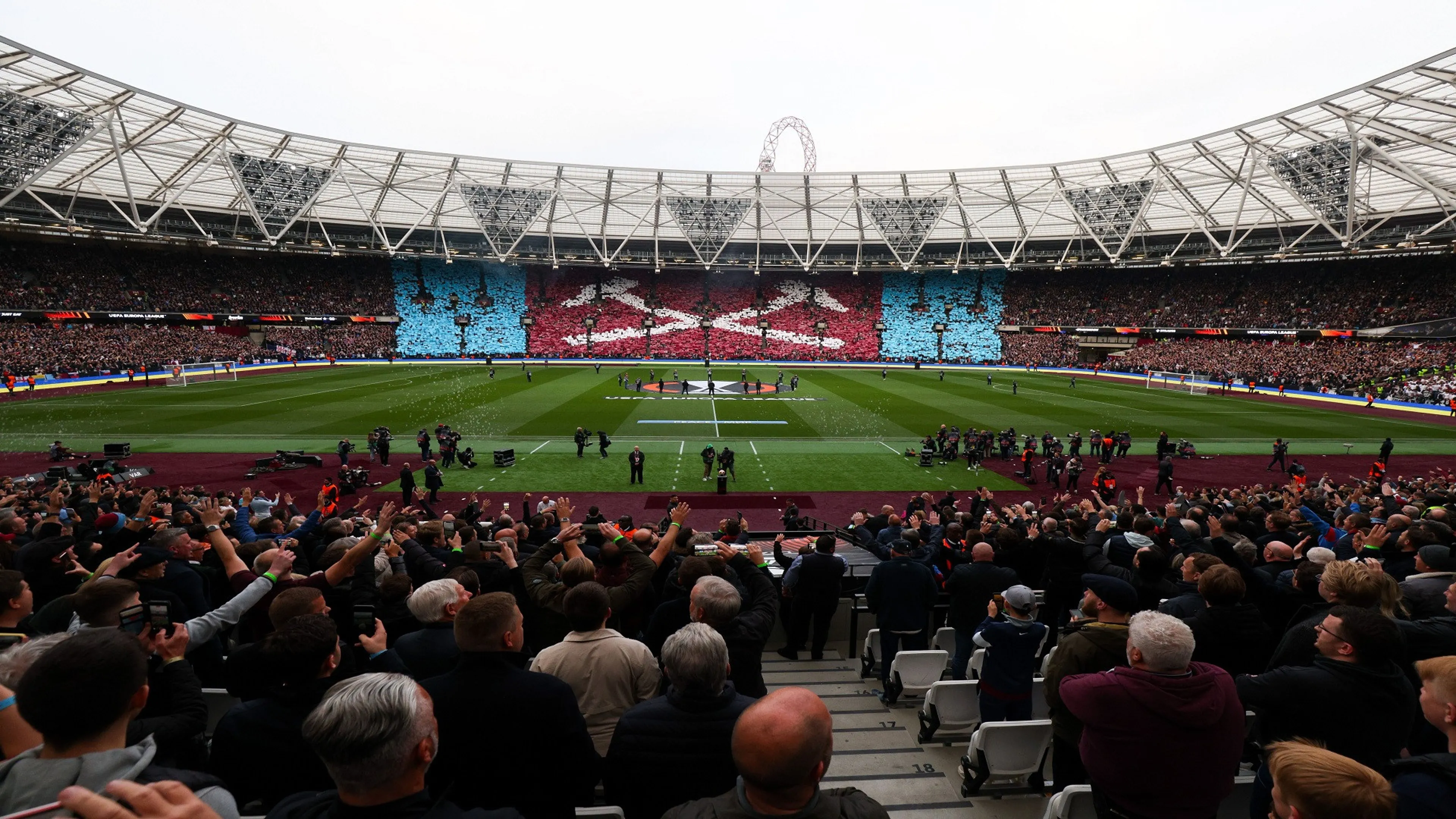 Copertina di Bufera al West Ham, tifosi sniffano sugli spalti (VIDEO)