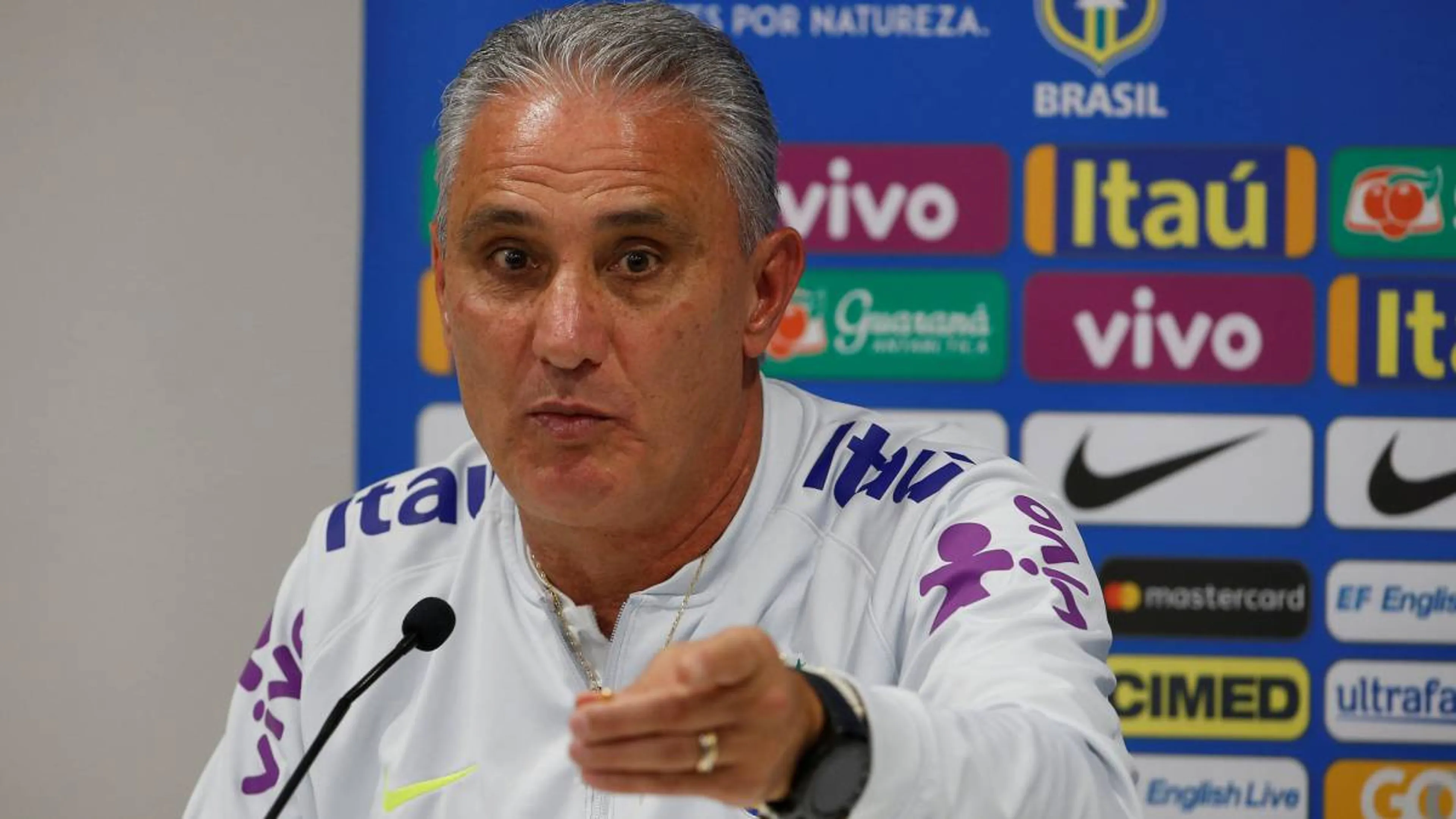 Copertina di Tite all’Arsenal? Il Ct del Brasile smentisce e chiede scusa ad Arteta