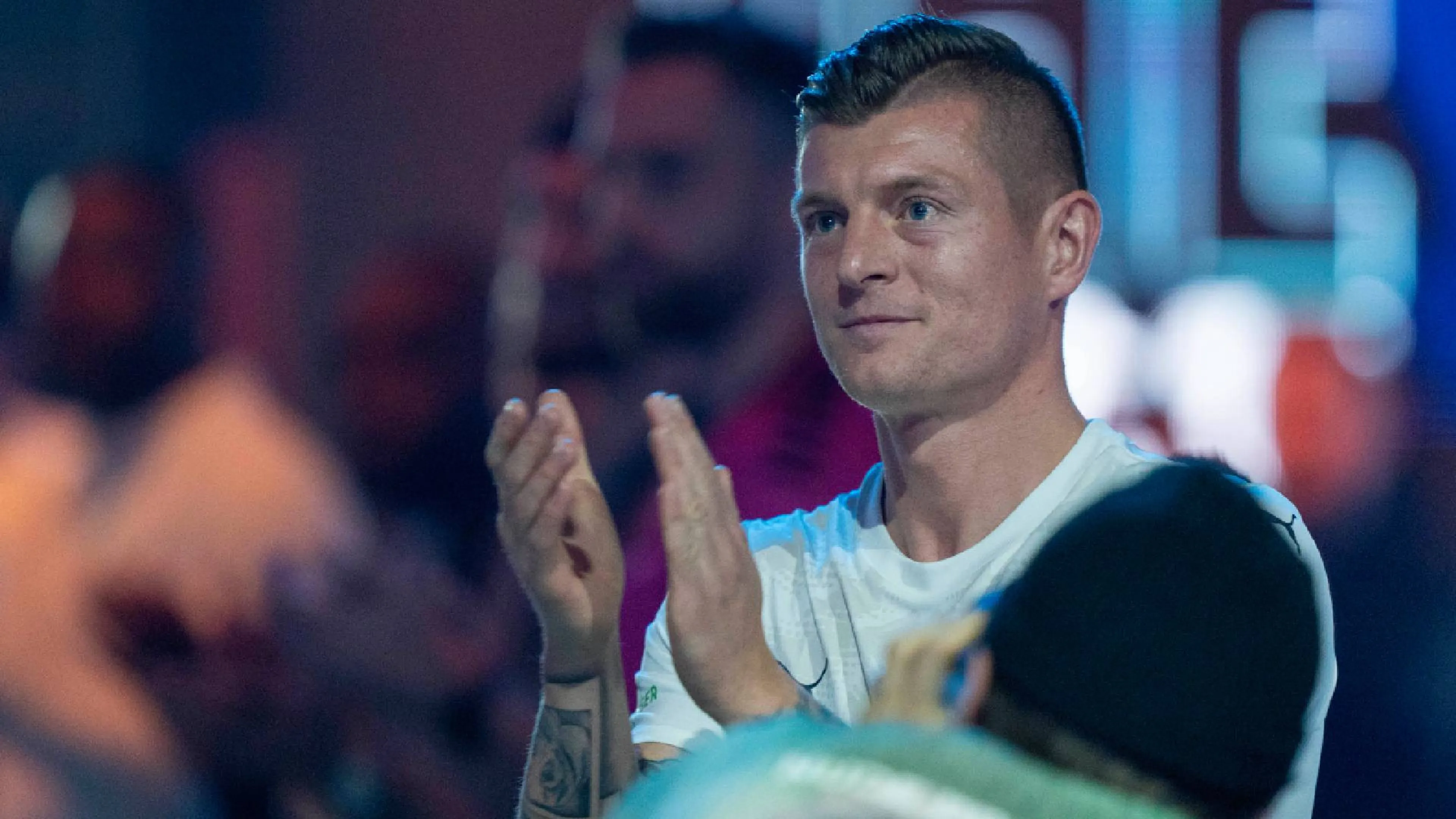 Kroos esalta Acerbi: "Meglio avere lui davanti la difesa che un allarme a casa"