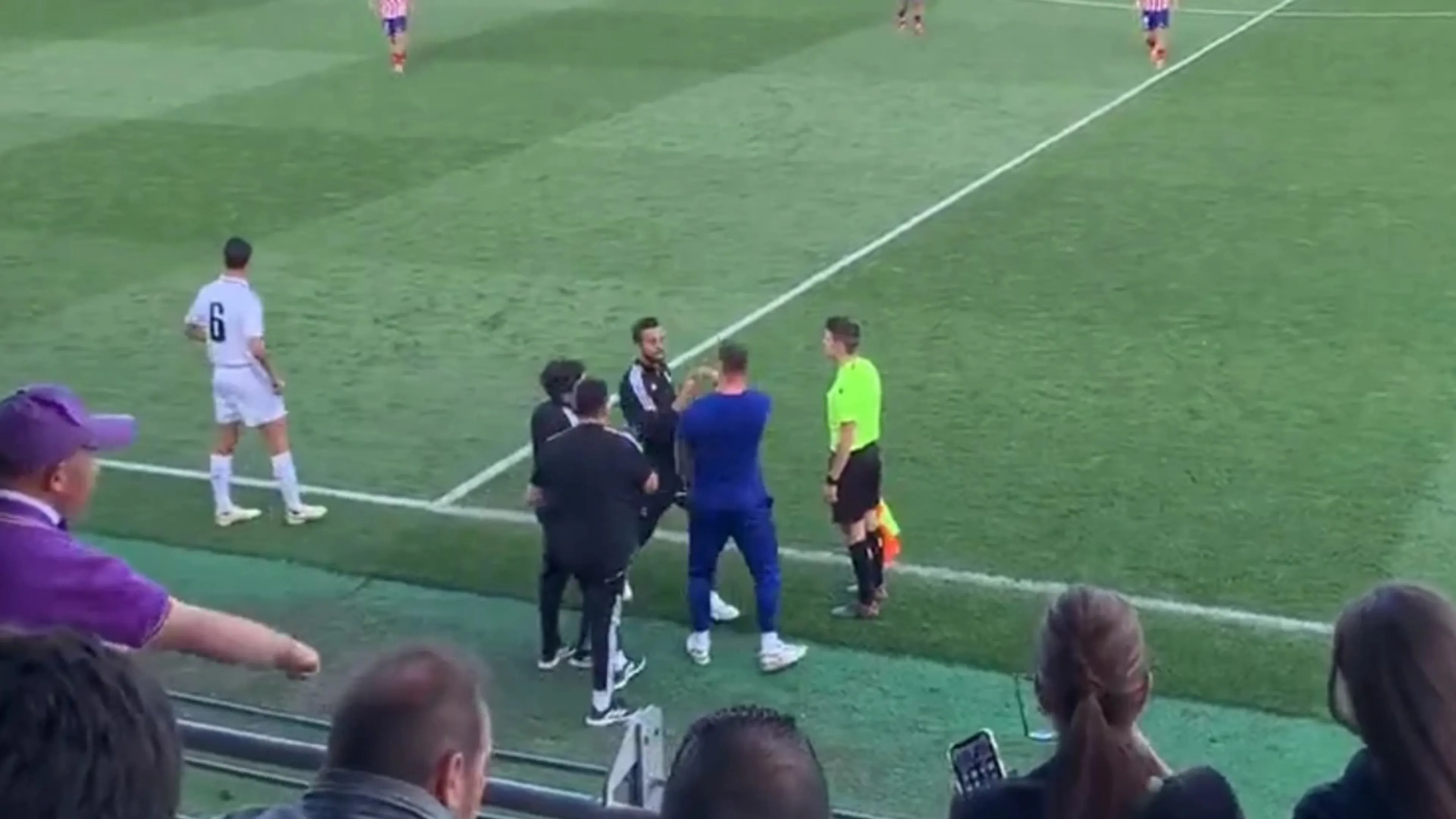 Copertina di Real Madrid-Atletico, scintille tra Torres e Arbeloa. Rissa sfiorata (VIDEO)