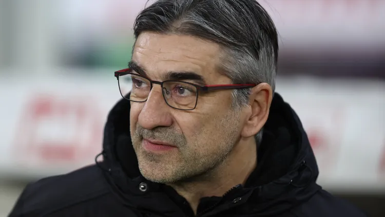 /images/t/o/r/torino-fc-atalanta-bc-ivan-juric-head-coach-of-torino-fc-looks-on-during-the-serie-a-match-beetween-torino-fc-and-atalanta-bc-at-stadio-olimpico-on-december-4-2023-in-turin-italy-torino-stadio-olimpico-italy-copyright-xmarcoxcanonieroxjpg_1752693452070.jpg