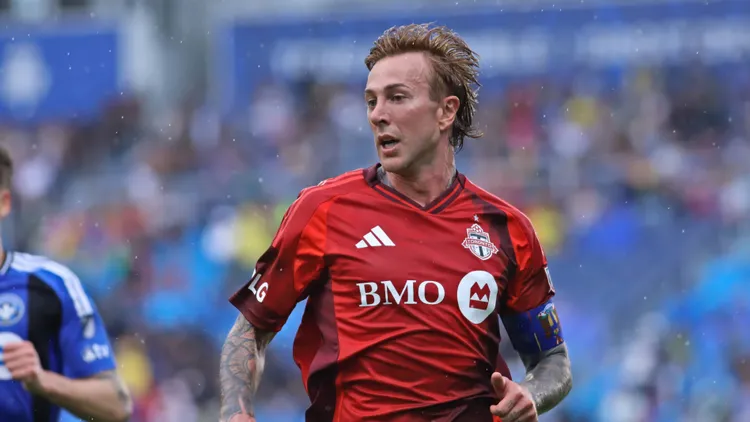 /images/t/o/r/toronto-fc-v-cf-montreal-mls-fussball-herren-usa-league-federico-bernardeschi-10-of-toronto-fc-walks-on-the-field-during-the-mls-match-between-toronto-fc-and-cf-montr-al-at-saputo-stadium-final-score-toronto-6-1-montreal-on-may-17-2025-in-montreal-canada-photo-by-horacio-zamora-rios-eyepix-group-copyright-xhoracioxzamoraxrios-xeyepixxgroupx-hz17052025155783jpg_1752856180928.jpg