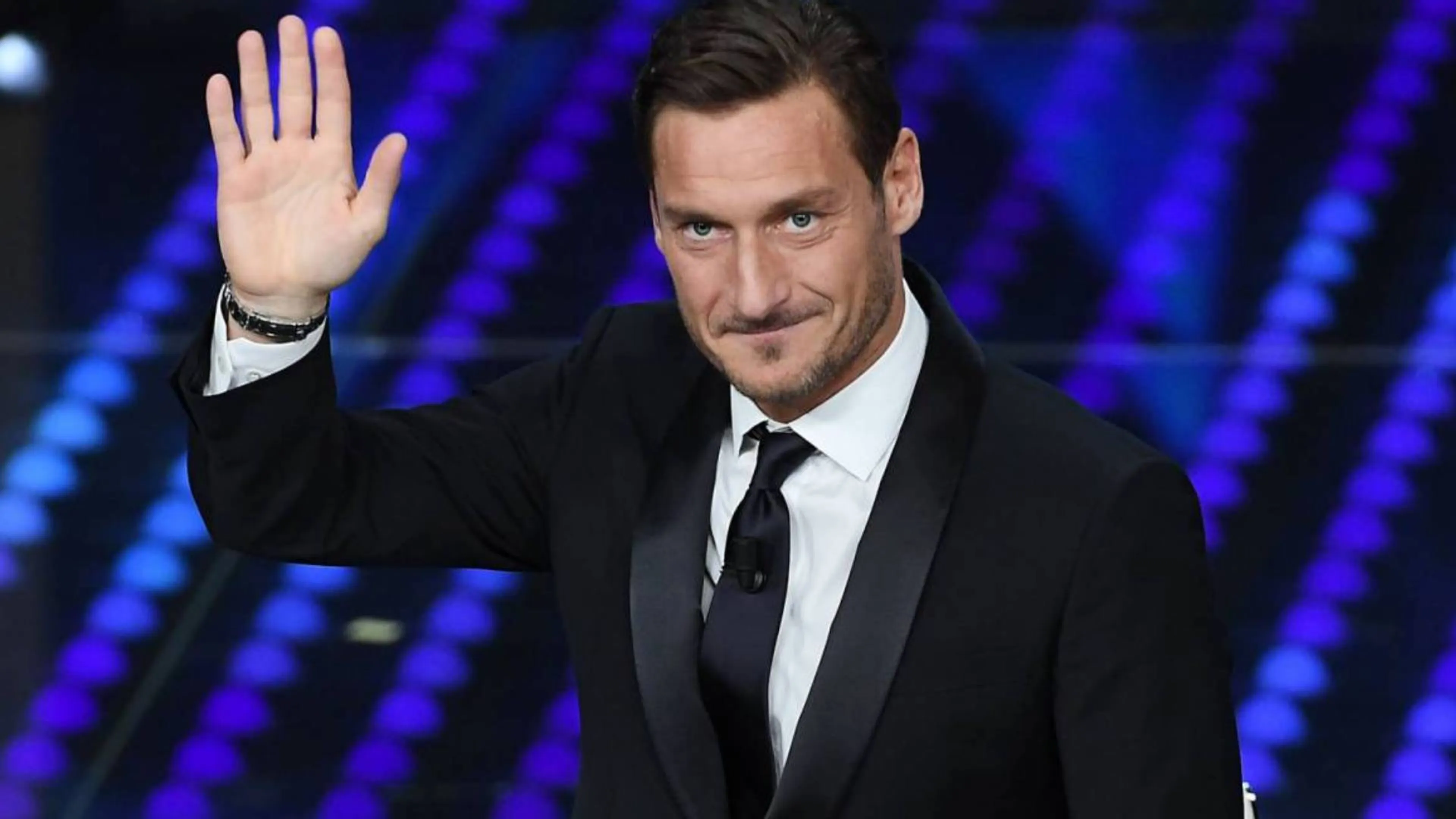 Copertina di Totti a Sanremo? Clamorosa indiscrezione in vista del Festival