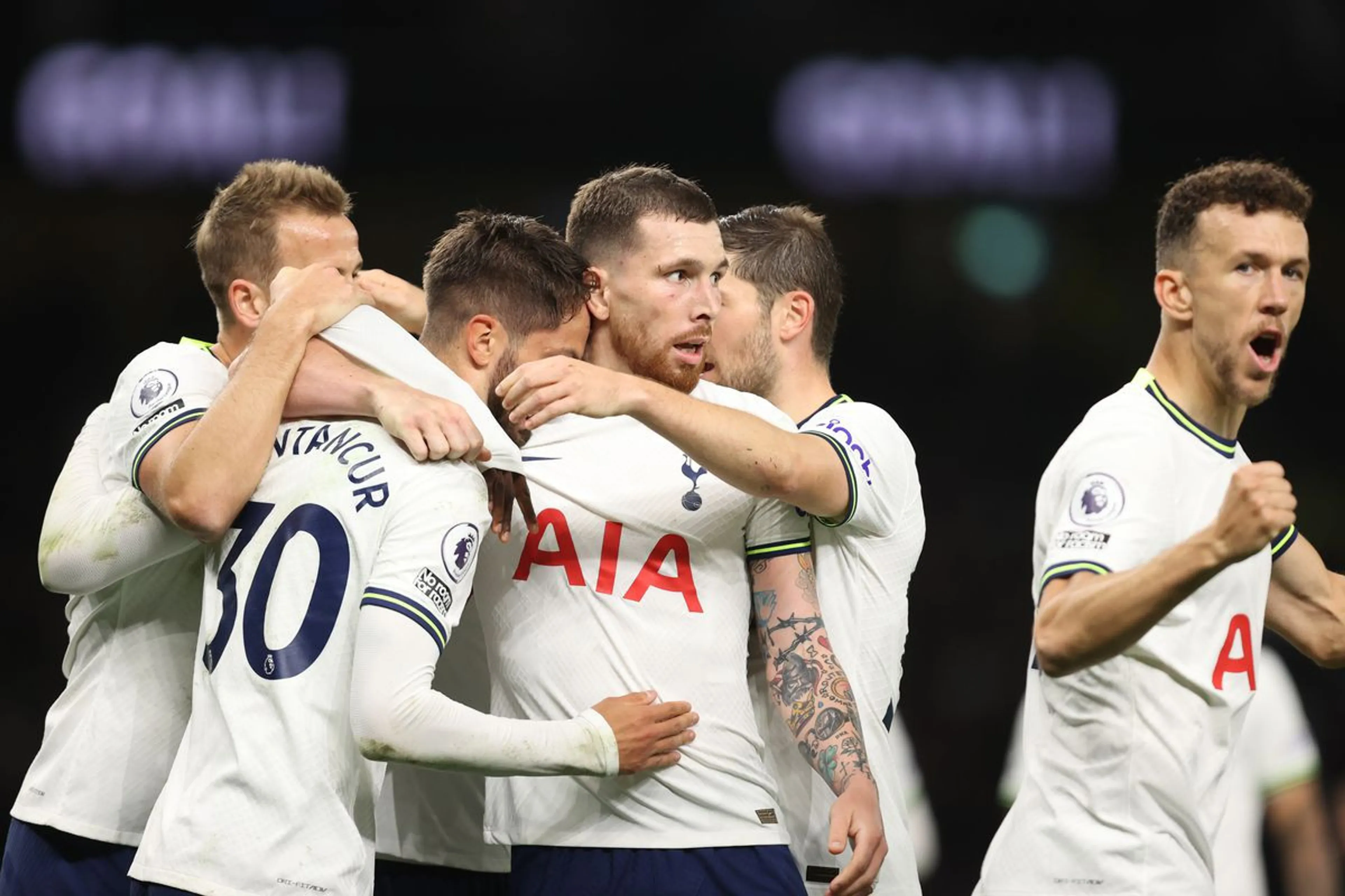 Copertina di Tottenham, AAA assistente cercasi: dovrà aiutare le famiglie dei calciatori, pagare le bollette e…