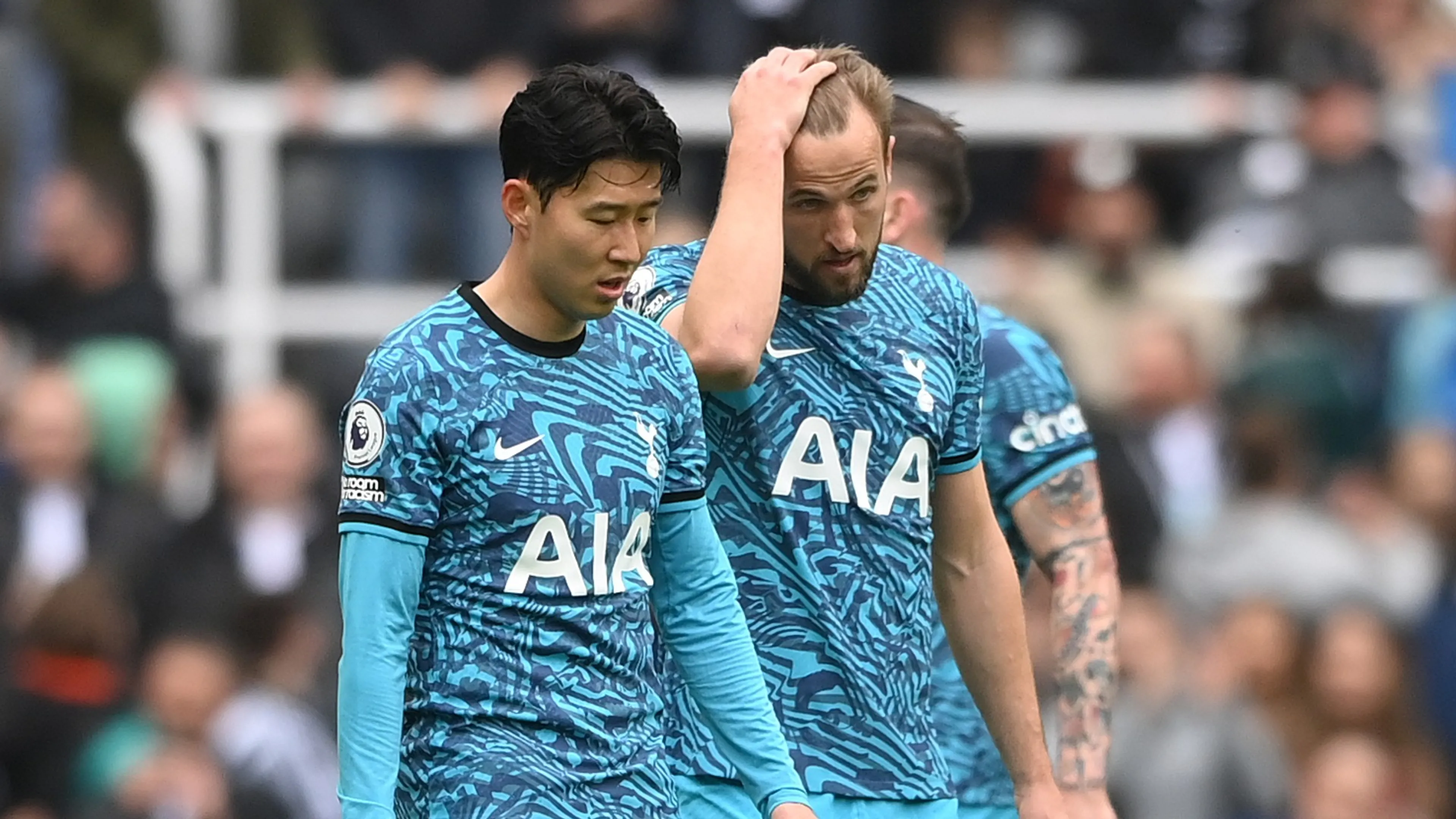 Copertina di Tottenham: il gesto dei giocatori per i propri tifosi dopo l'umiliazTottenham: il gesto dei giocatori per i propri tifosi dopo l'umiliazione a Newcastleione a Newcastle