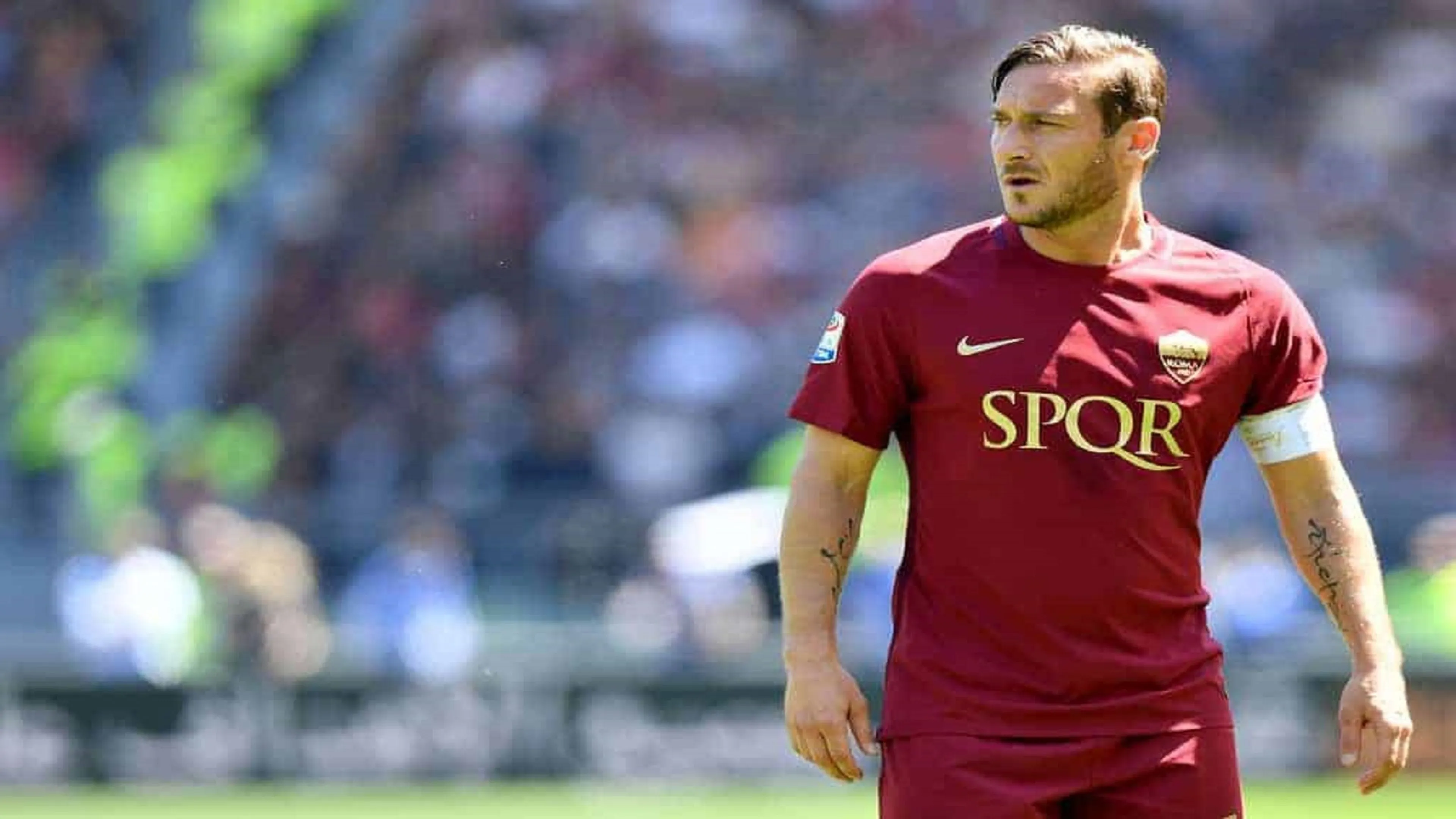 Copertina di La commovente lettera di Totti a 30 anni dal suo esordio con la Roma (VIDEO)