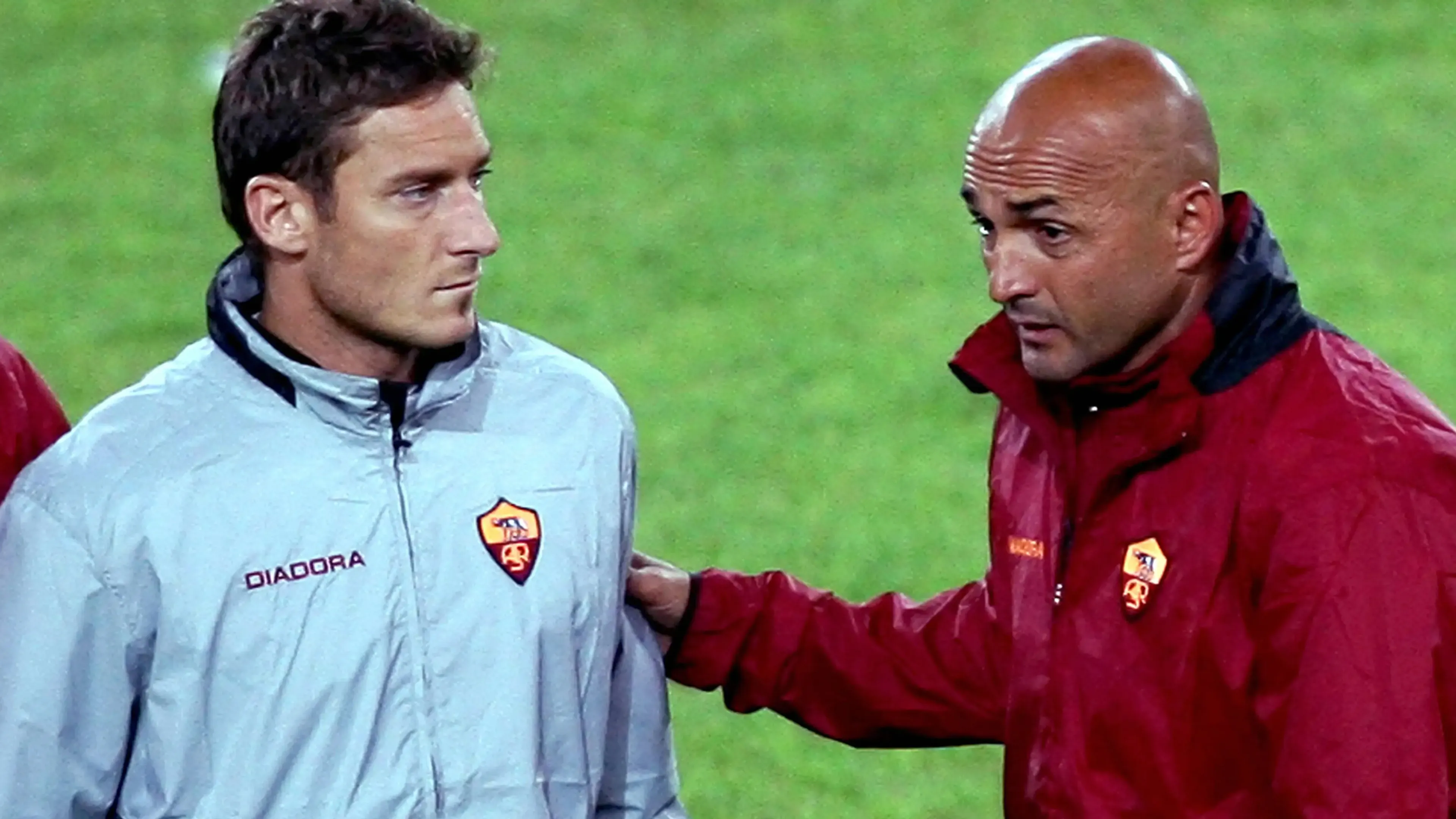 Copertina di Totti al Corriere: "Io, Baggio e Del Piero fuori dal calcio, qualche motivo ci sarà. Con Spalletti ho sbagliato anche io"