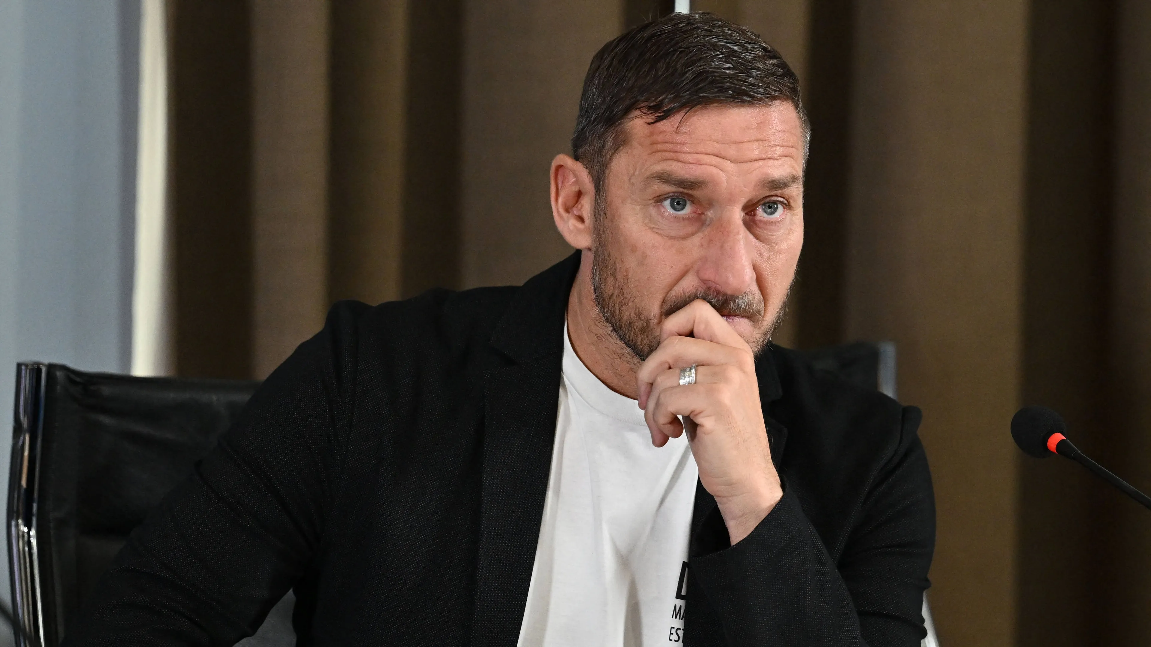 Trapela l'audio privato mandato da Totti ad amici dopo i 3 rigori sbagliati dalla Roma contro il Lilla
