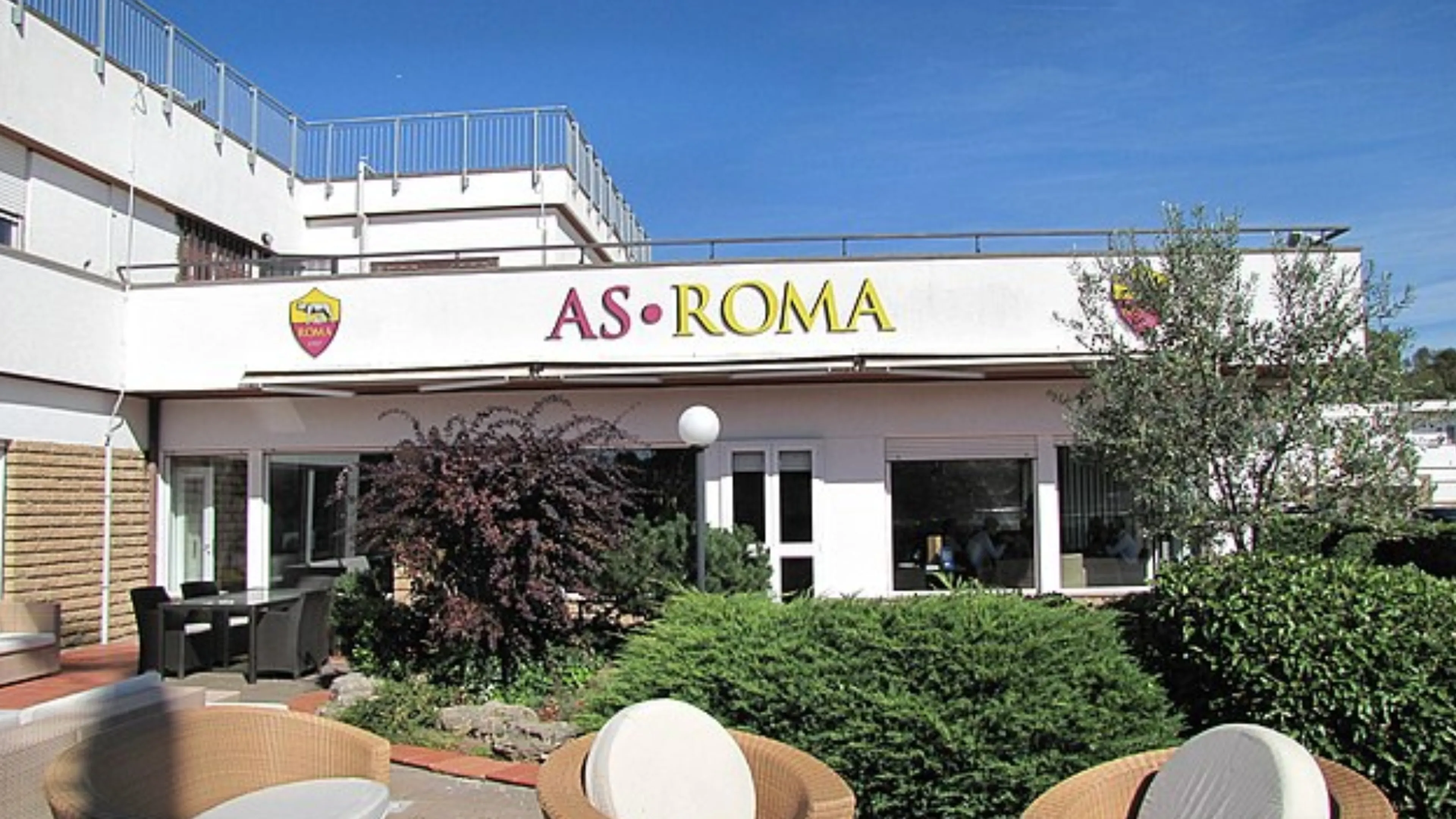 Copertina di Repubblica lancia l'allarme: "Alla Roma regna il terrore"
