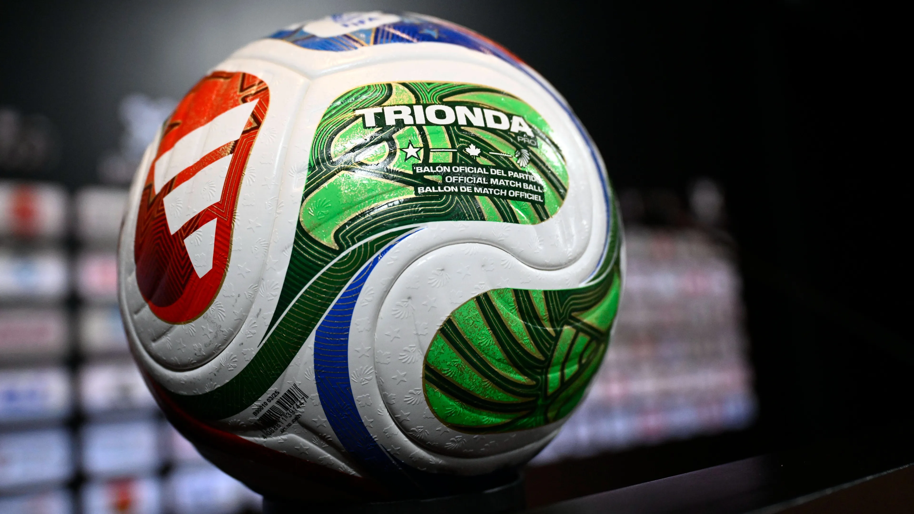 Mondiale 2026, adidas presenta Trionda: il pallone smart che rivoluzionerà il calcio!