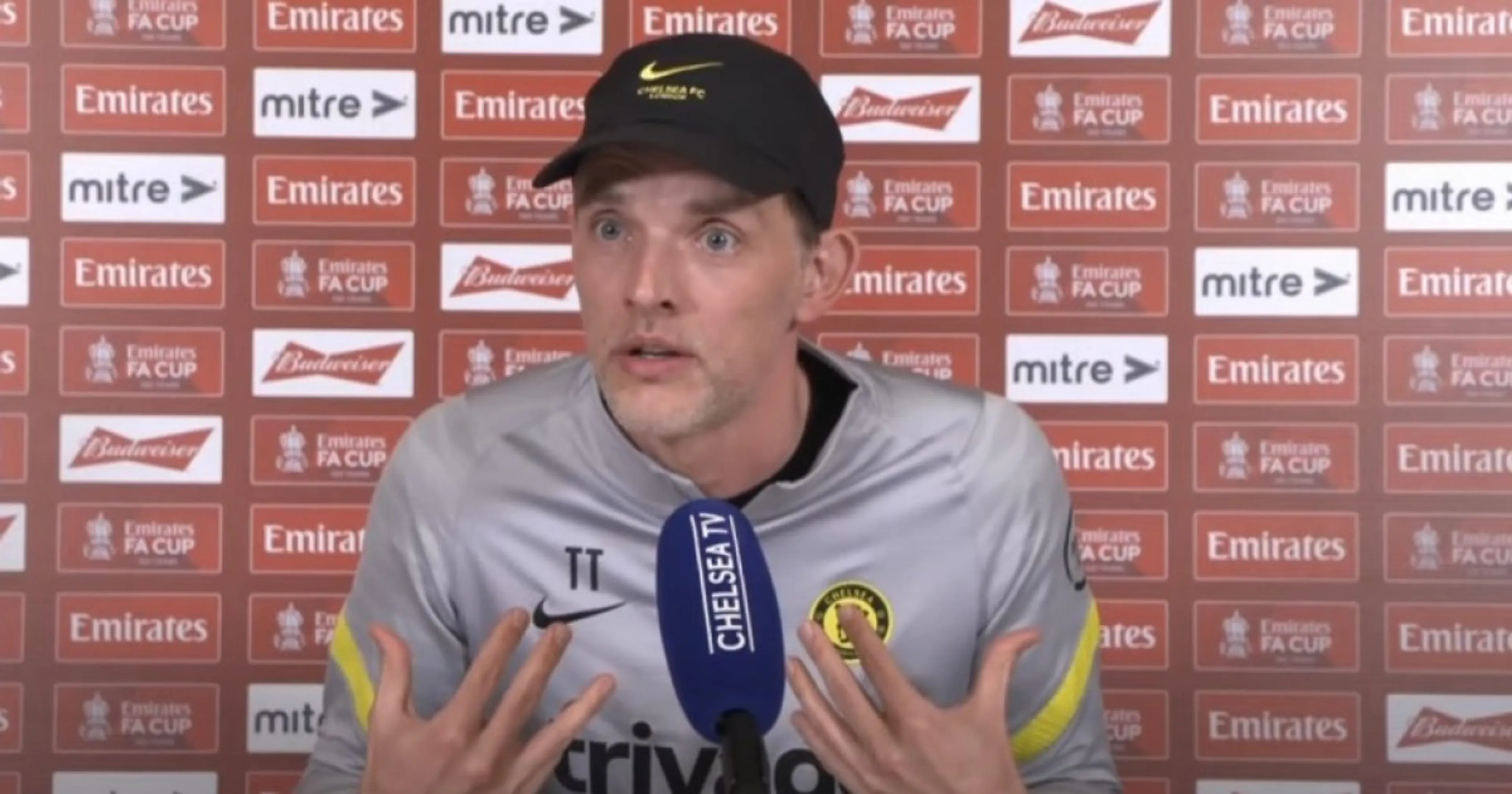 Copertina di Tuchel non ci sta e sbotta in conferenza: “Basta domande sulla guerra. Non so che rispondervi!” (VIDEO)