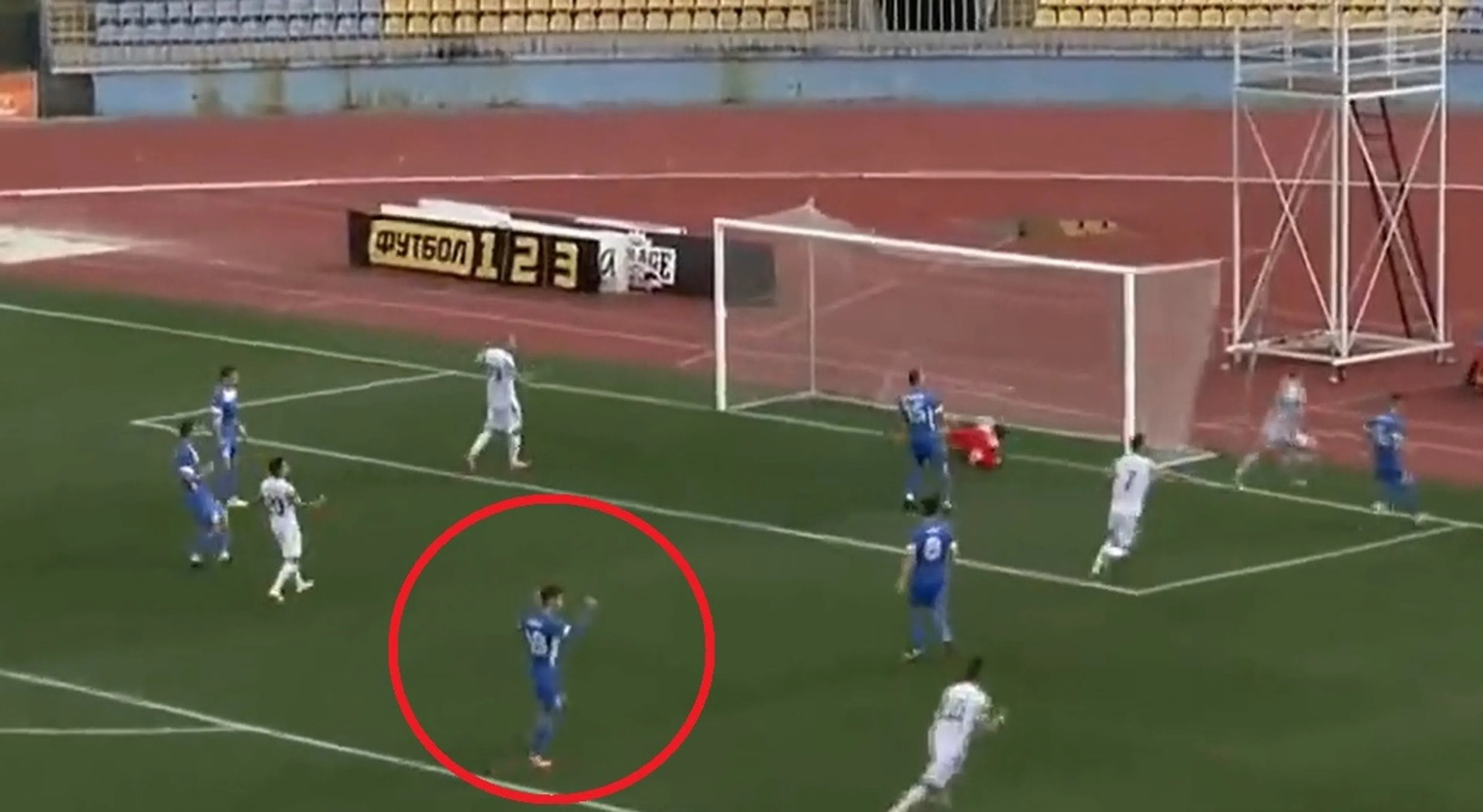 Copertina di Ucraina, giocatore esulta per un goal…ma degli avversari: indagato per aver truccato la partita