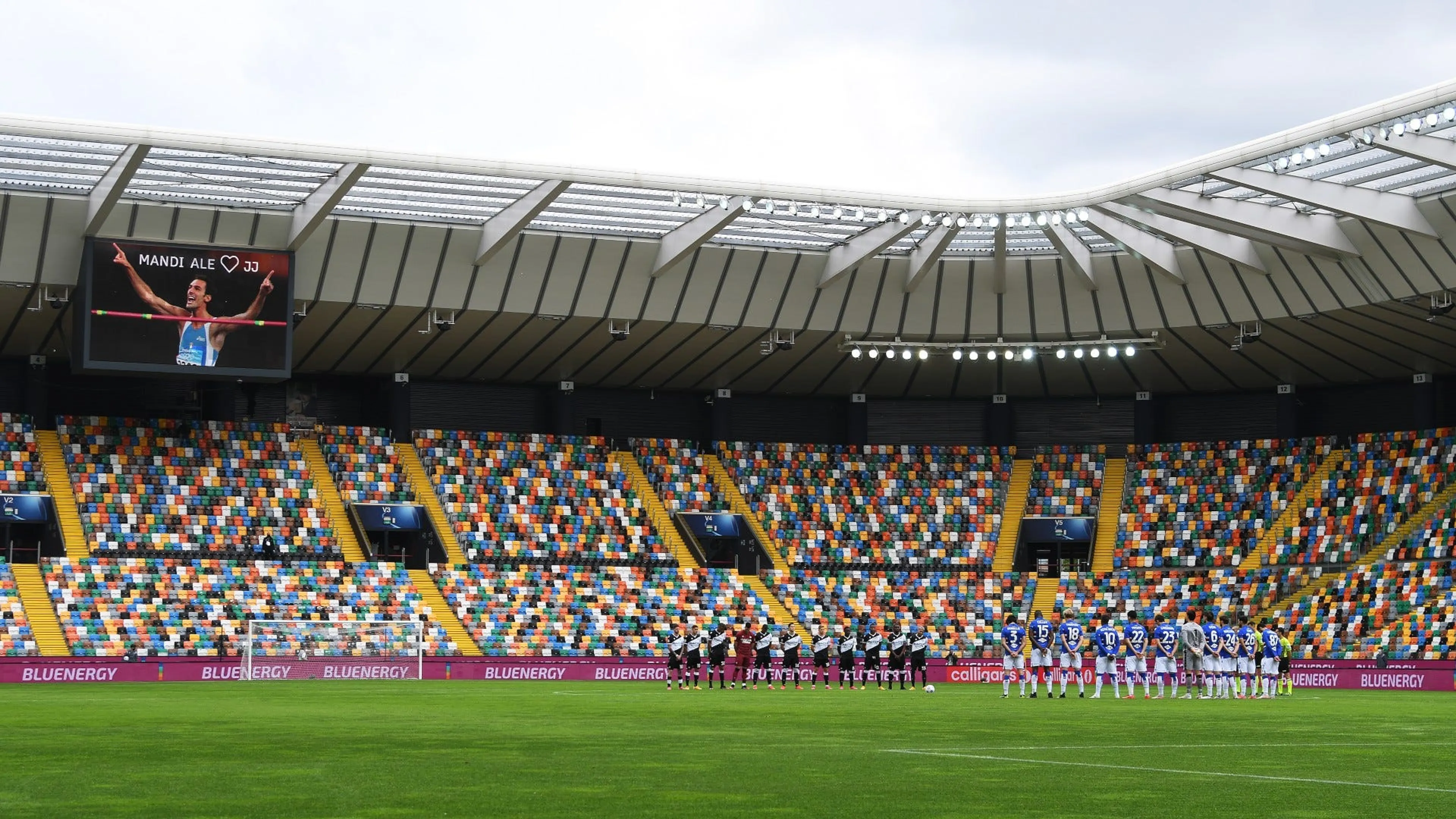 Copertina di Festa Napoli: attesi 12mila tifosi a Udine e maxischermi dentro al Maradona