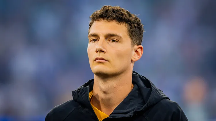 /images/u/e/f/uefa-champions-league-final-paris-saint-germain-inter-milan-benjamin-pavard-of-inter-during-the-uefa-champions-league-final-football-match-between-paris-saint-germain-fc-and-inter-milan-allianz-arena-munich-football-arena-munich-germany-may-31-2025-photo-by-branislav-racko-copyright-xx-080a2910jpg_1751541299713.jpg