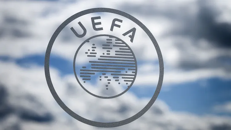 /images/u/e/f/uefa-regala-30mila-biglietti-1.jpg