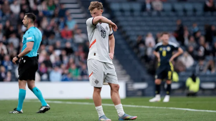/images/u/k/-/uk-scotland-v-iceland-uefa-international-friendly-lnderspiel-nationalmannschaft-at-hampden-park-glasgow-scotland-on-06-june-2025-pictured-albert-gudmundsson-iceland-glasgow-hampden-park-scotland-copyright-xalexxtoddxjpg_1749477553583.jpg