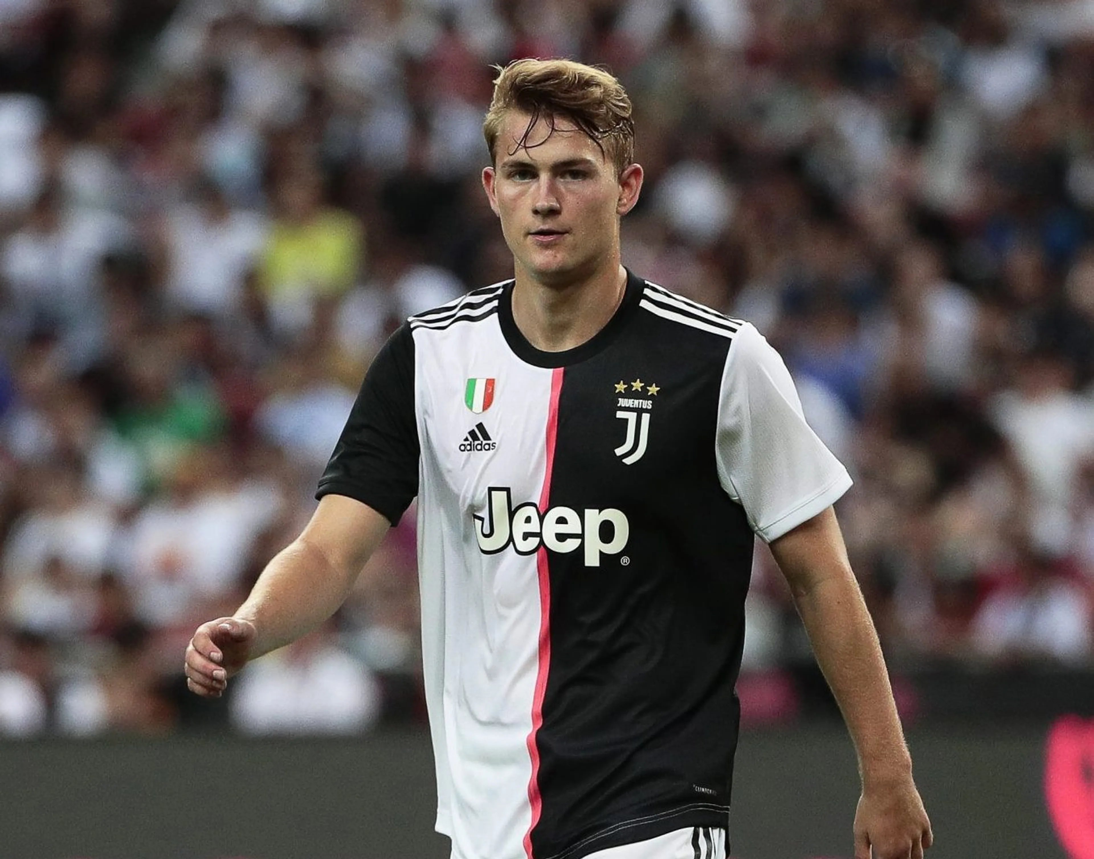 Copertina di Van Basten critica De Ligt: “In Italia non ha imparato molto”