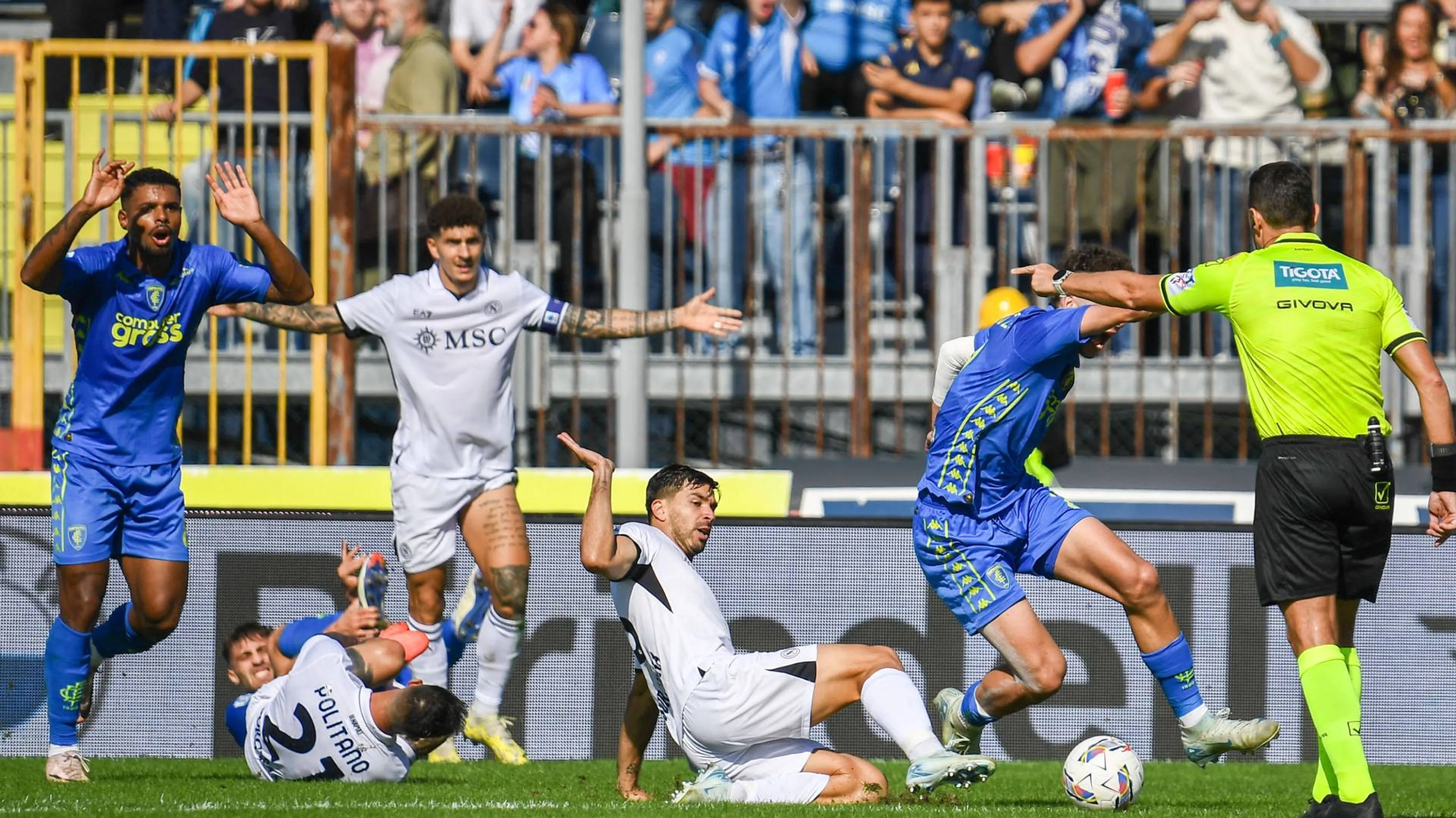 Copertina di Varriale, bordata ai tifosi della Juve: "Il rigore per il Napoli c'è, fatevene una ragione"
