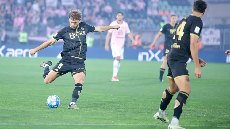 /images/v/e/n/venice-italy-tanner-tessman-venezia-scores-a-goal-during-playoff-venezia-fc-vs-palermo-fc-italian-soccer-serie-b-match-in-venice-italy-may-24-2024-italian-soccer-serie-b-match-playoff-venezia-fc-vs-palermo-fc-zumap169-20240524zsap1691106-copyright-xmattiaxradoni-ipaxsportxjpg_1751118585534.jpg