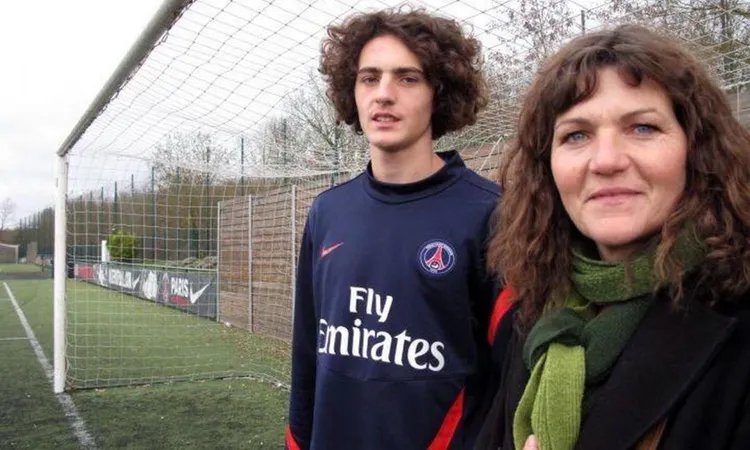 /images/v/e/r/veronique-rabiot-e-il-filgio-adrien-ai-tempi-del-psg.jpg