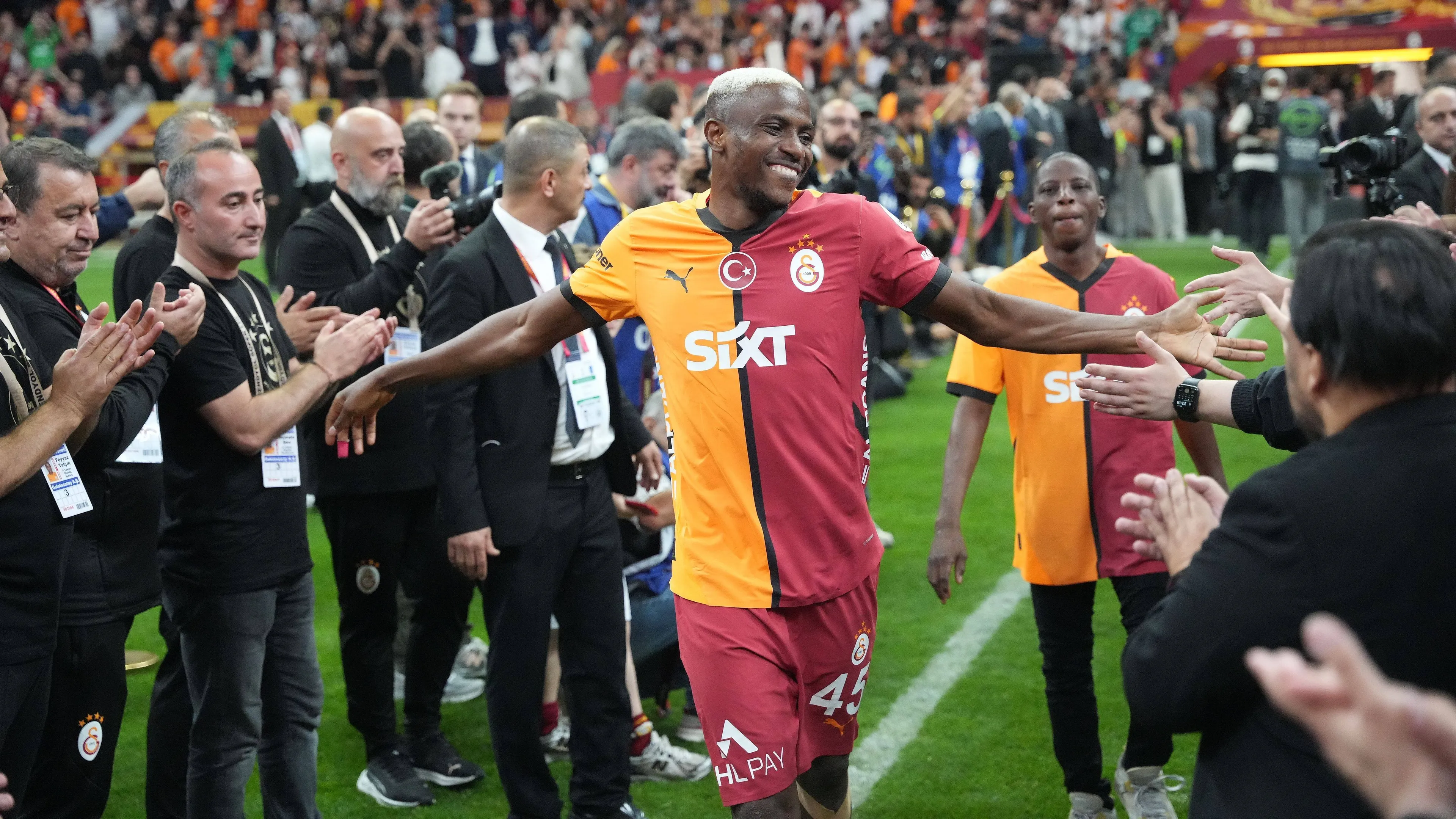 Napoli, nuova proposta del Galatasaray per Osimhen: i dettagli 