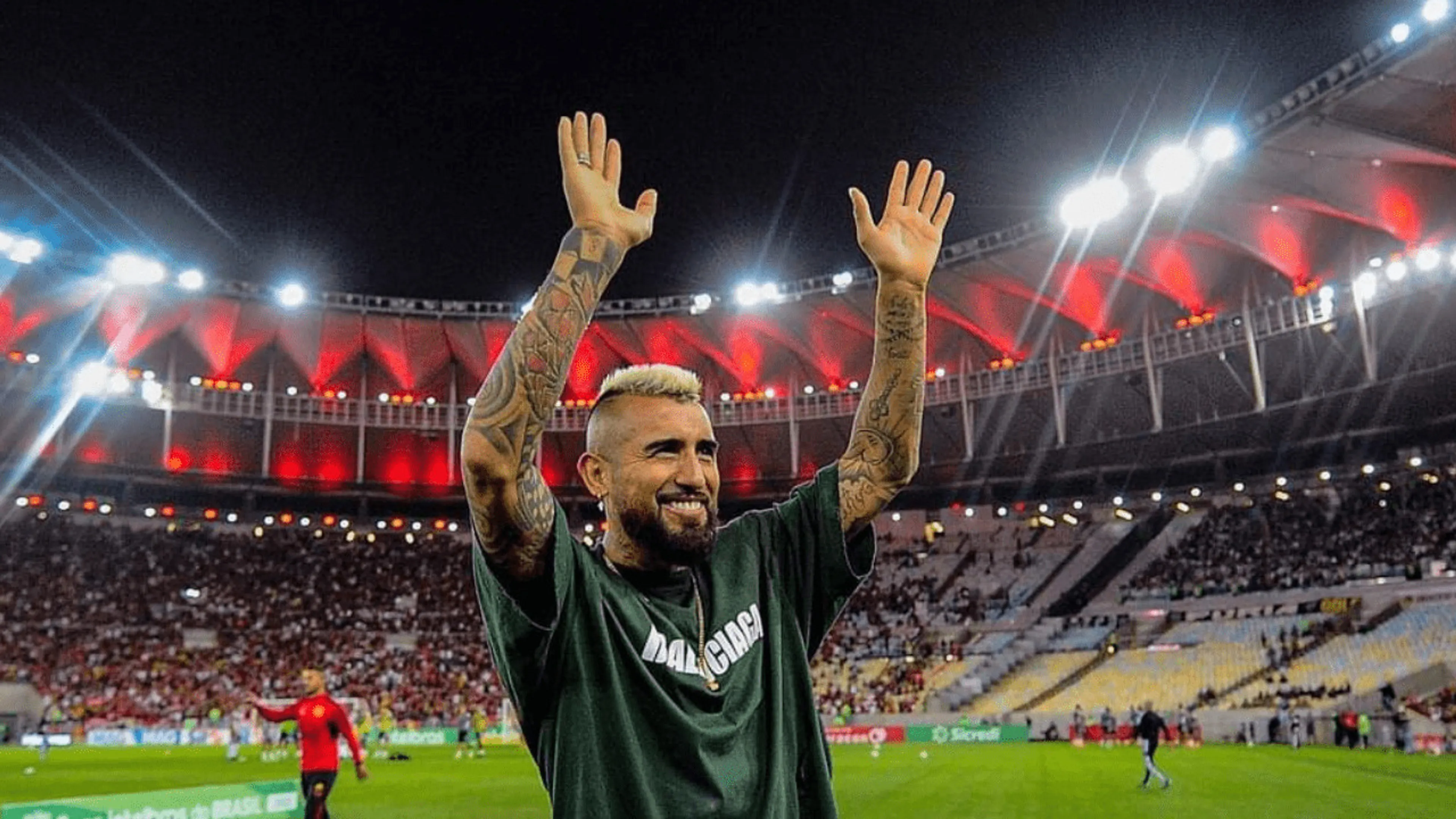 Copertina di Cicinho non vede benissimo Vidal al Flamengo: “Venuto a godersi la pensione”