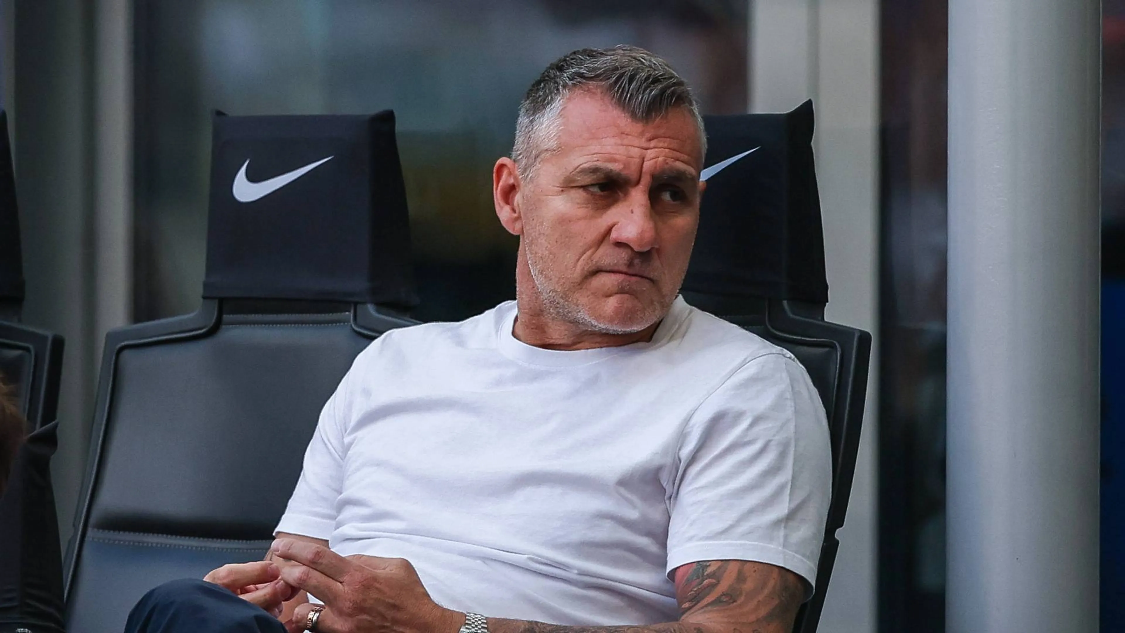 Copertina di Vieri-Cassano è guerra aperta, Bobo: "Non nominare mia madre, vergognati"