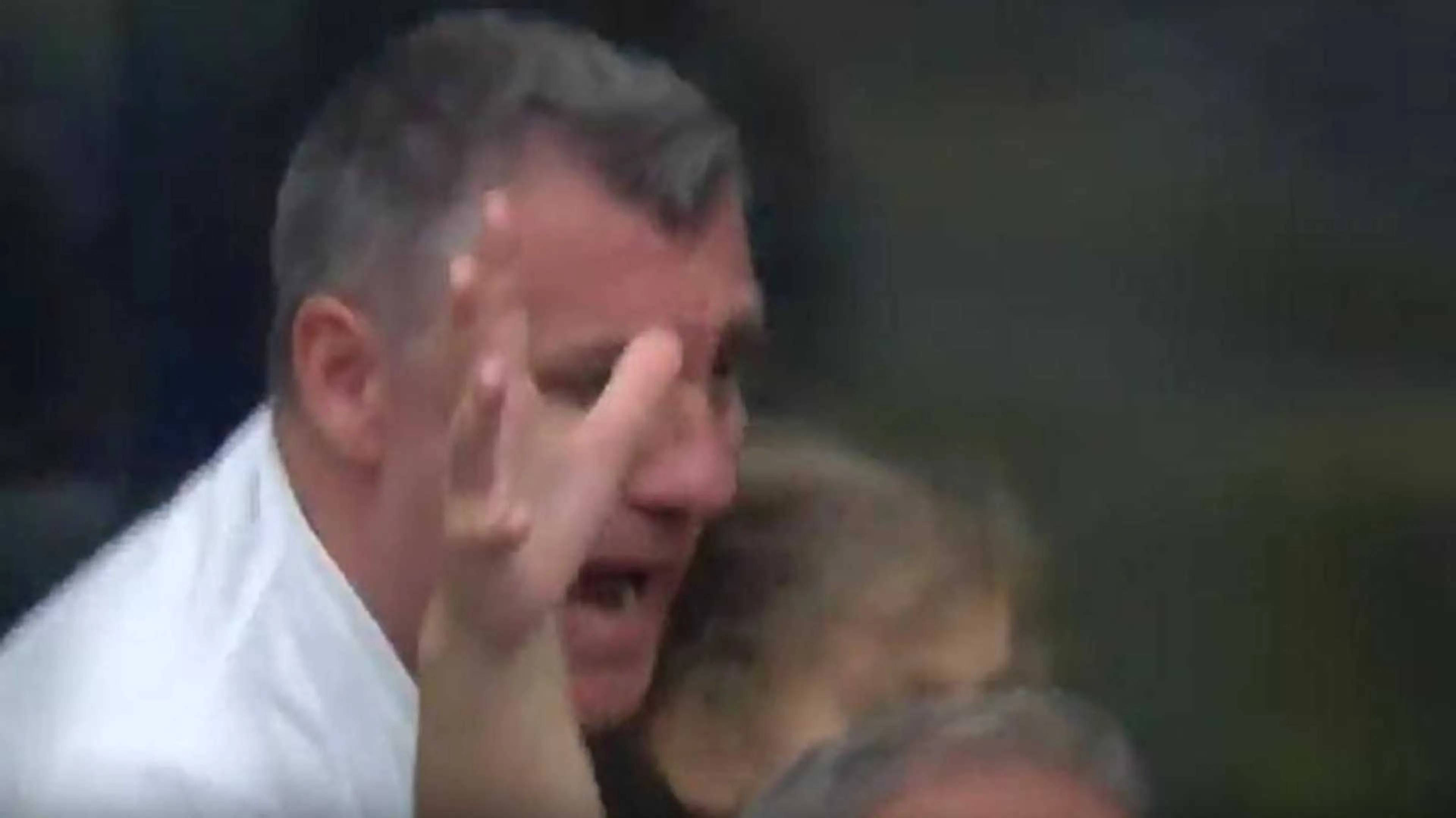 Copertina di Bobo Vieri si sfoga contro i tifosi della Lazio dopo l'esultanza con la figlia: "Dovete stare zitti con me"