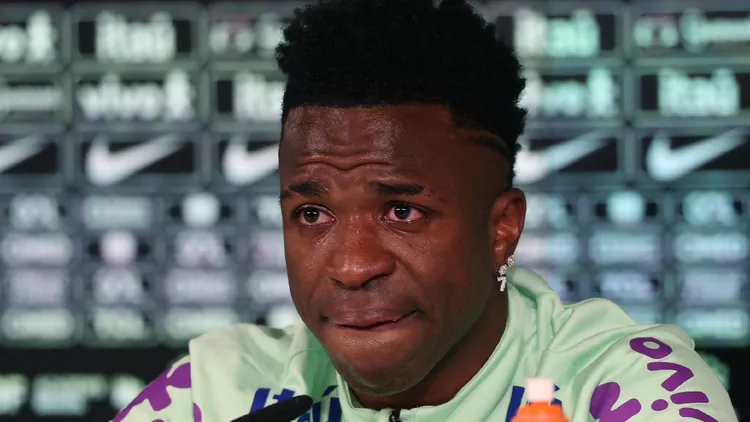 /images/v/i/n/vinicius-lacrime-razzismo.jpg