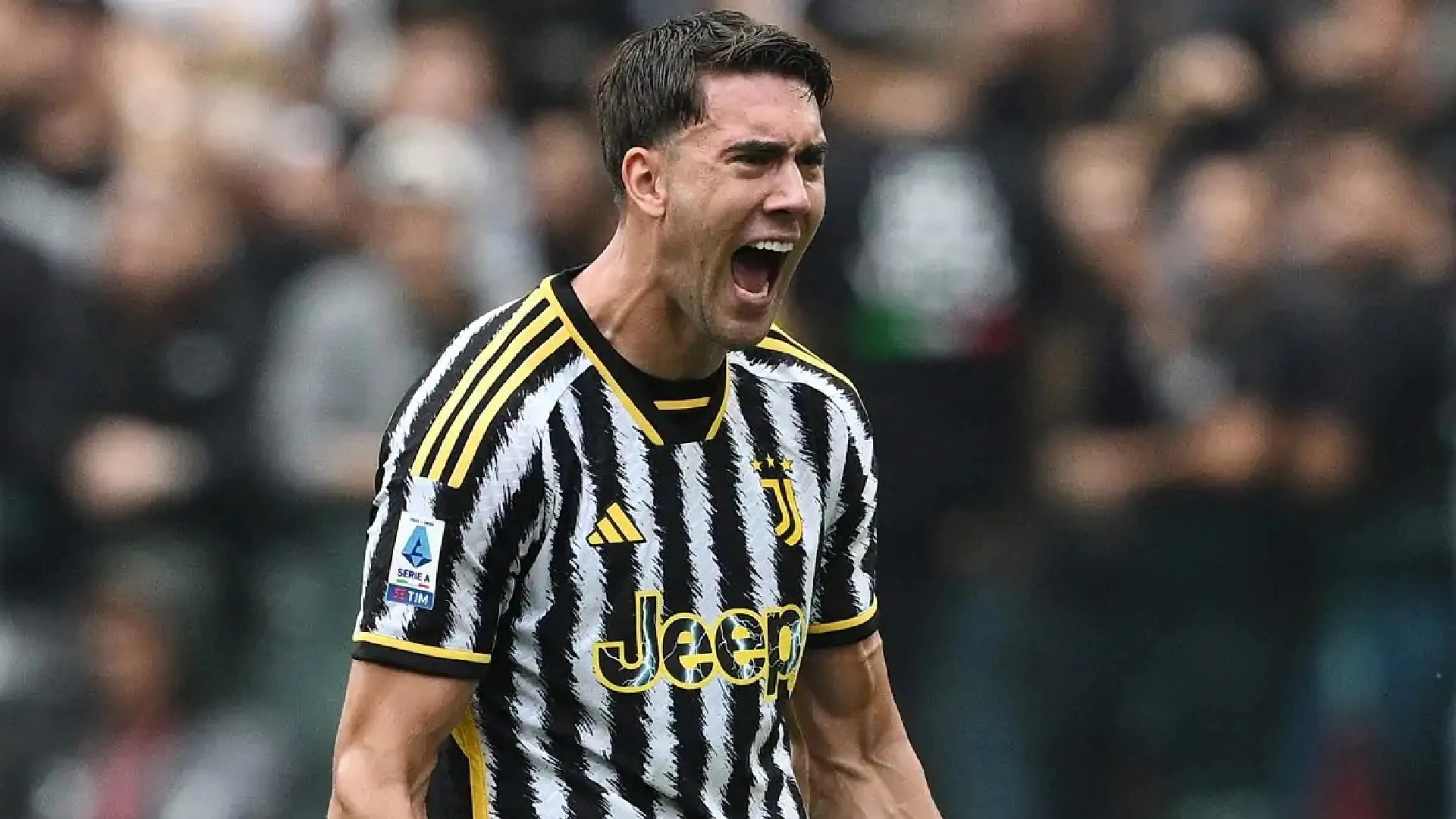 Copertina di Meglio giocare con Chiesa o con Yildiz? La risposta di Vlahovic