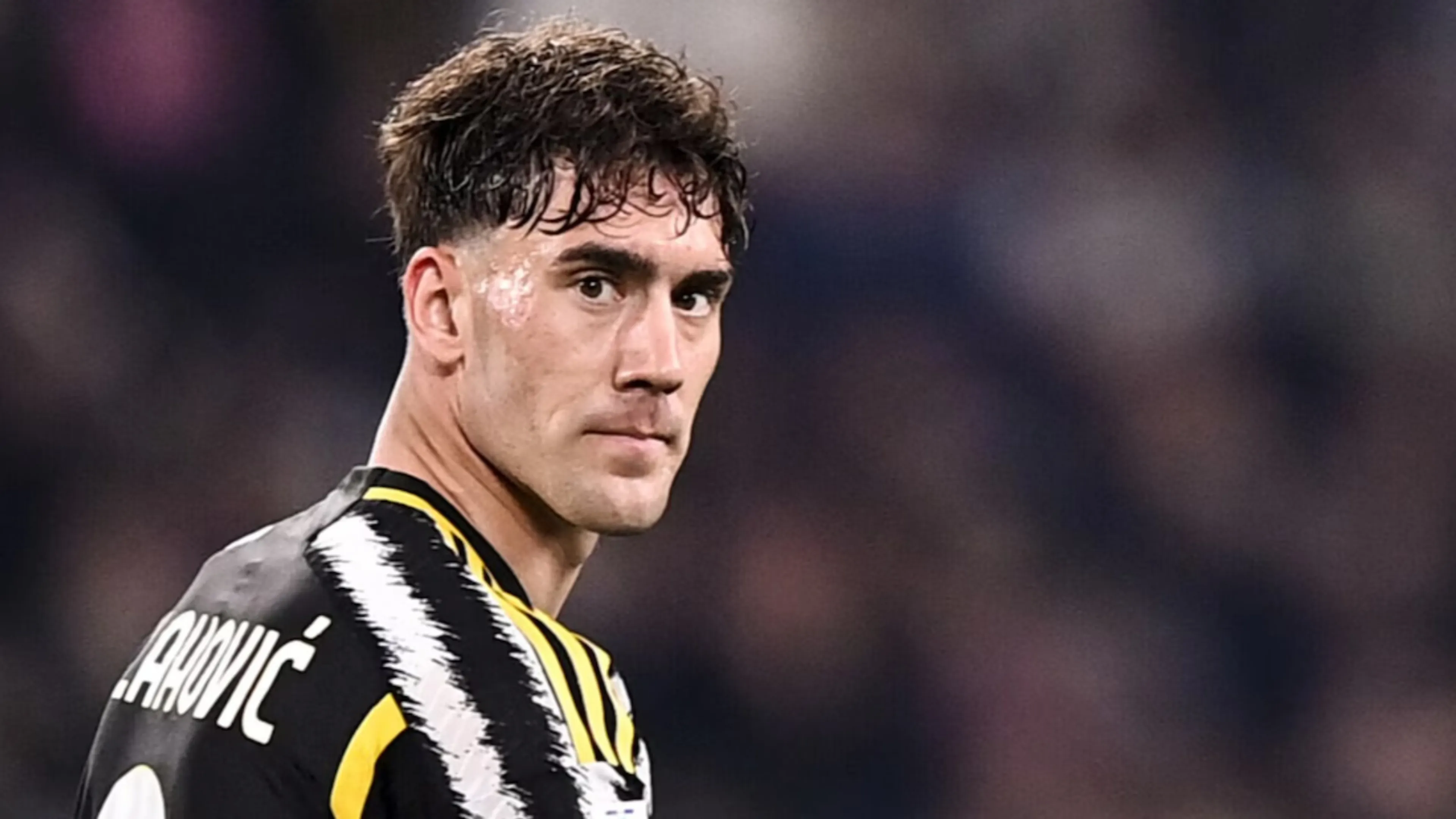 Copertina di Vlahovic ha un accordo verbale con il Barcellona: in Spagna non hanno dubbi