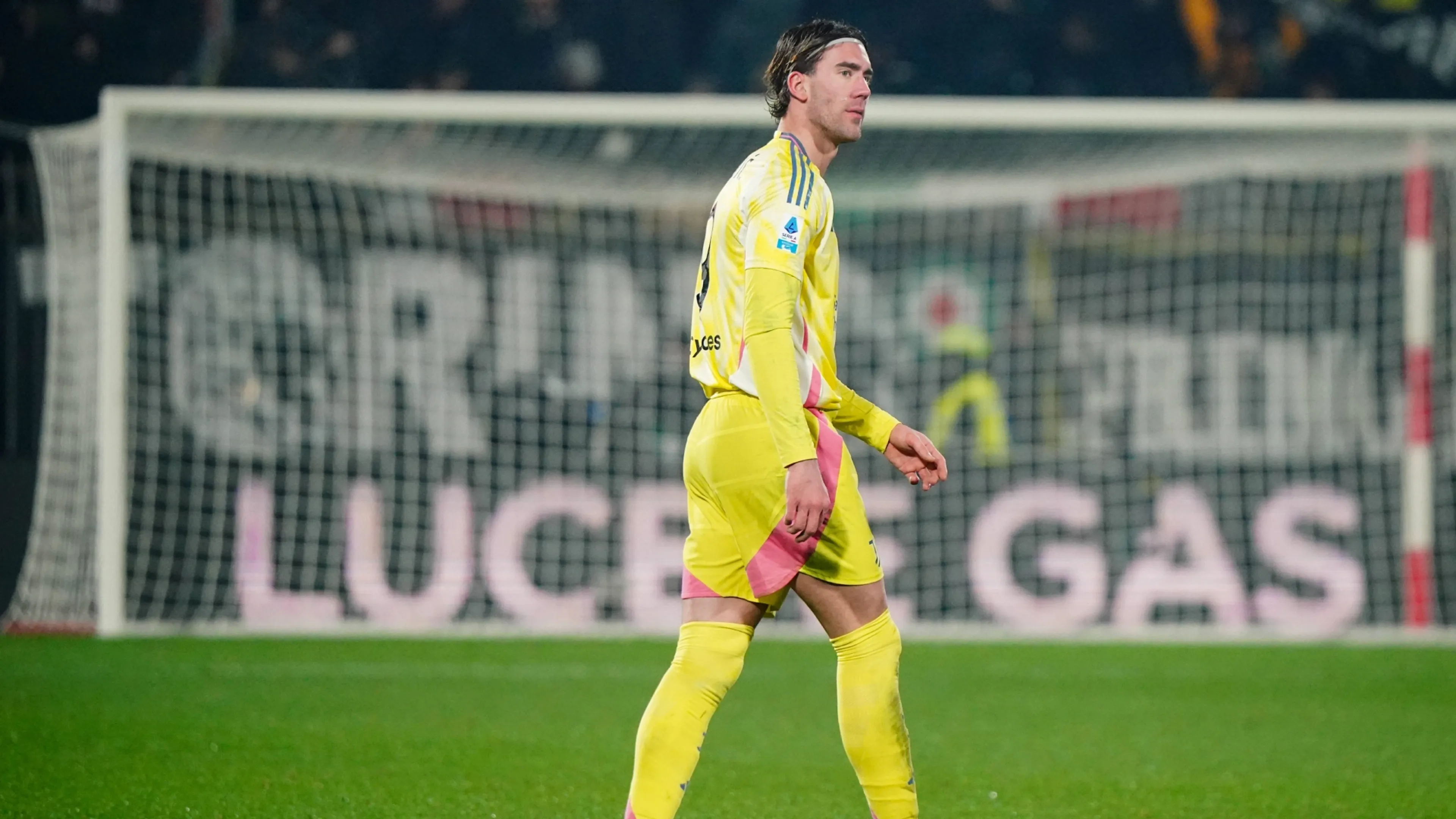Copertina di Sky Sport: "Vlahovic furioso al cambio. Ma Motta non c'entra". Il retroscena (VIDEO)