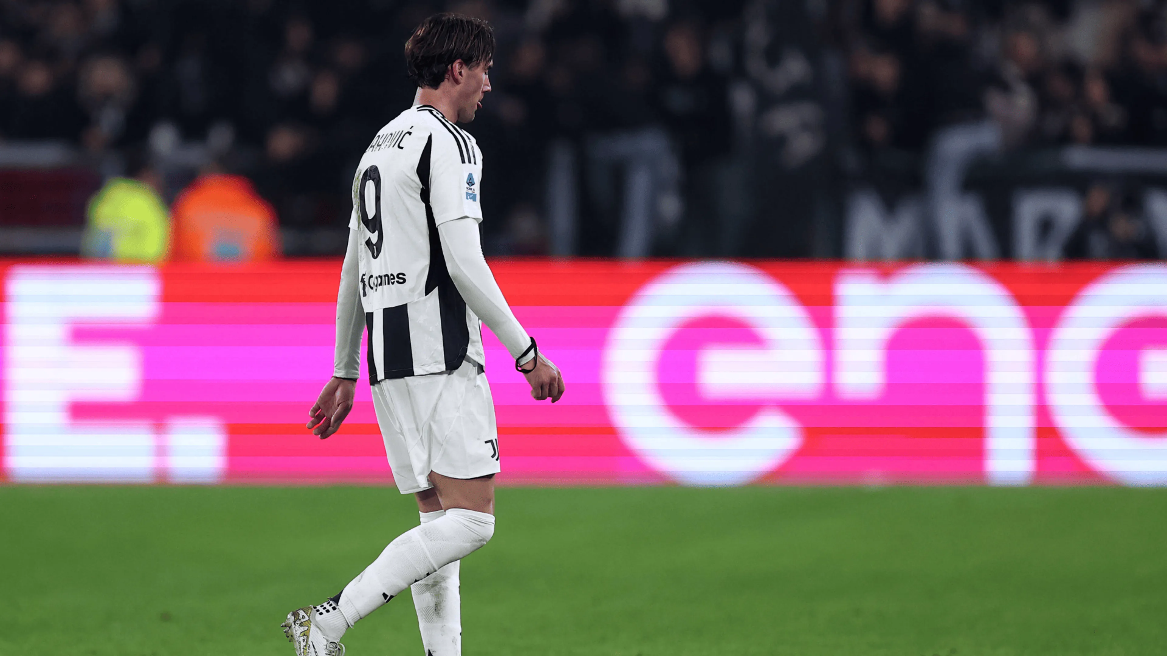 Copertina di Juventus, paradosso Vlahovic: manca il rinnovo, ma ora è indispensabile