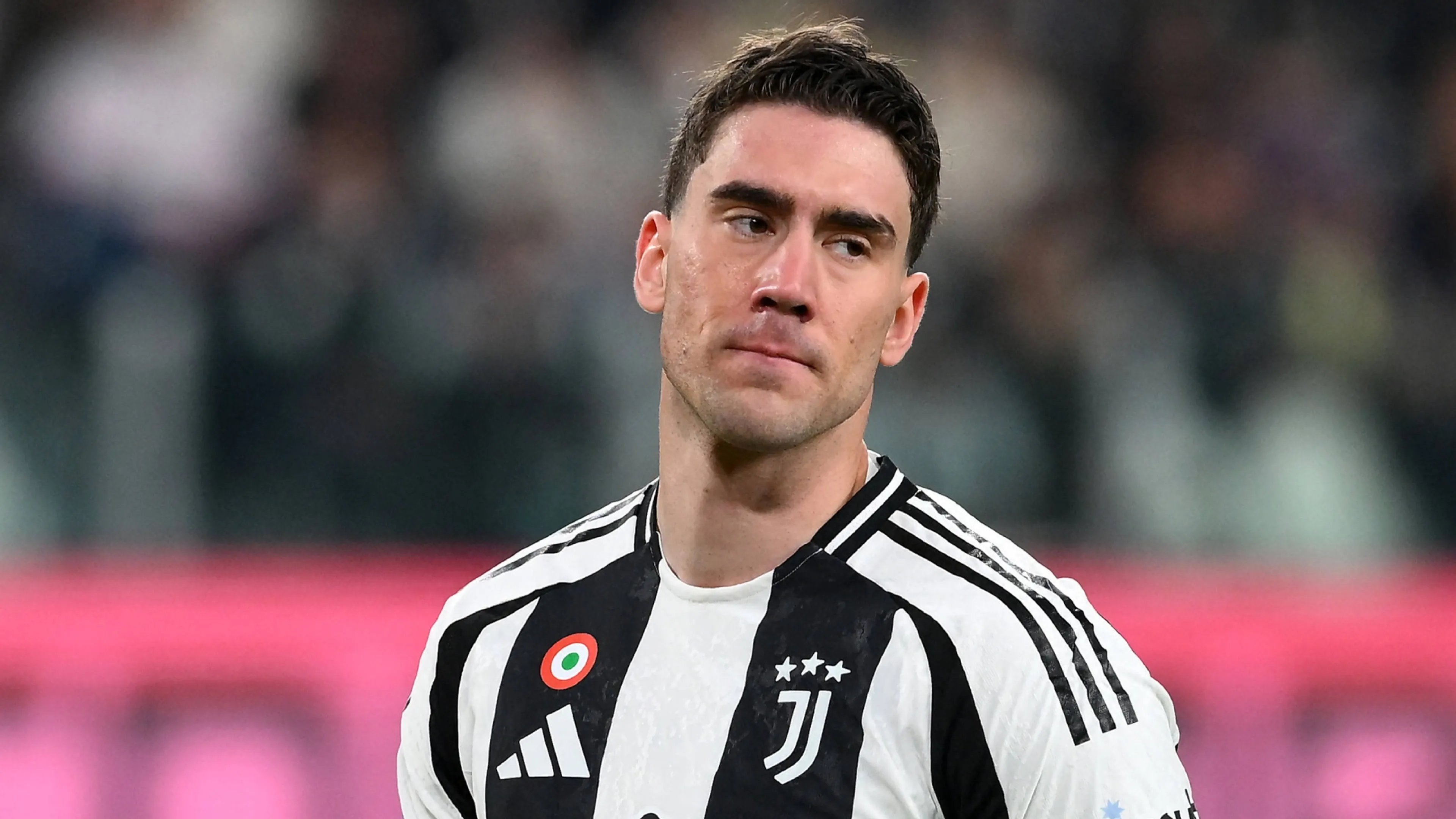 Copertina di La Juve abbassa il prezzo di Vlahovic pur di liberarsene. Ecco quanto basta
