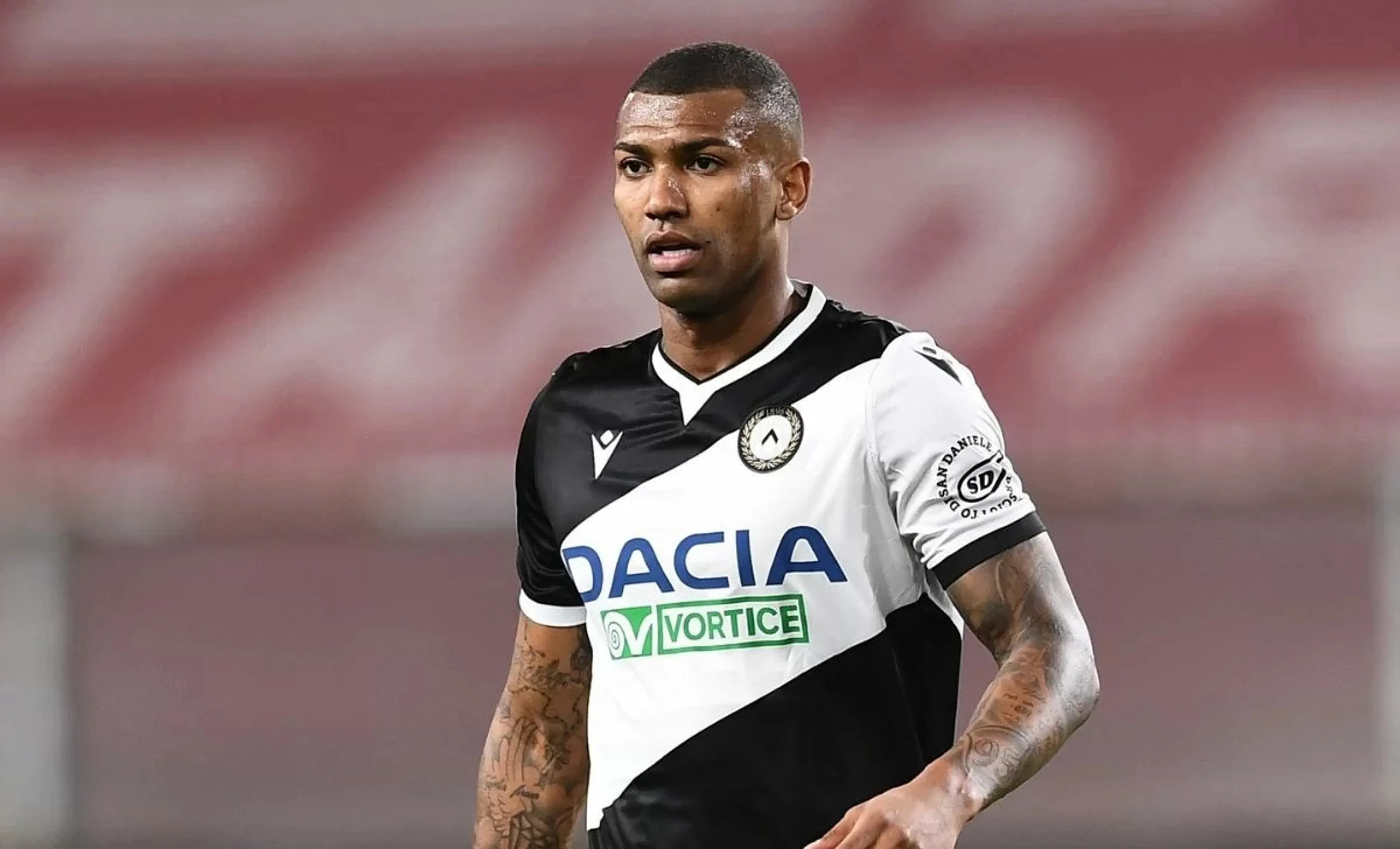 Copertina di Udinese, paura per Walace: incidente stradale e auto in fiamme