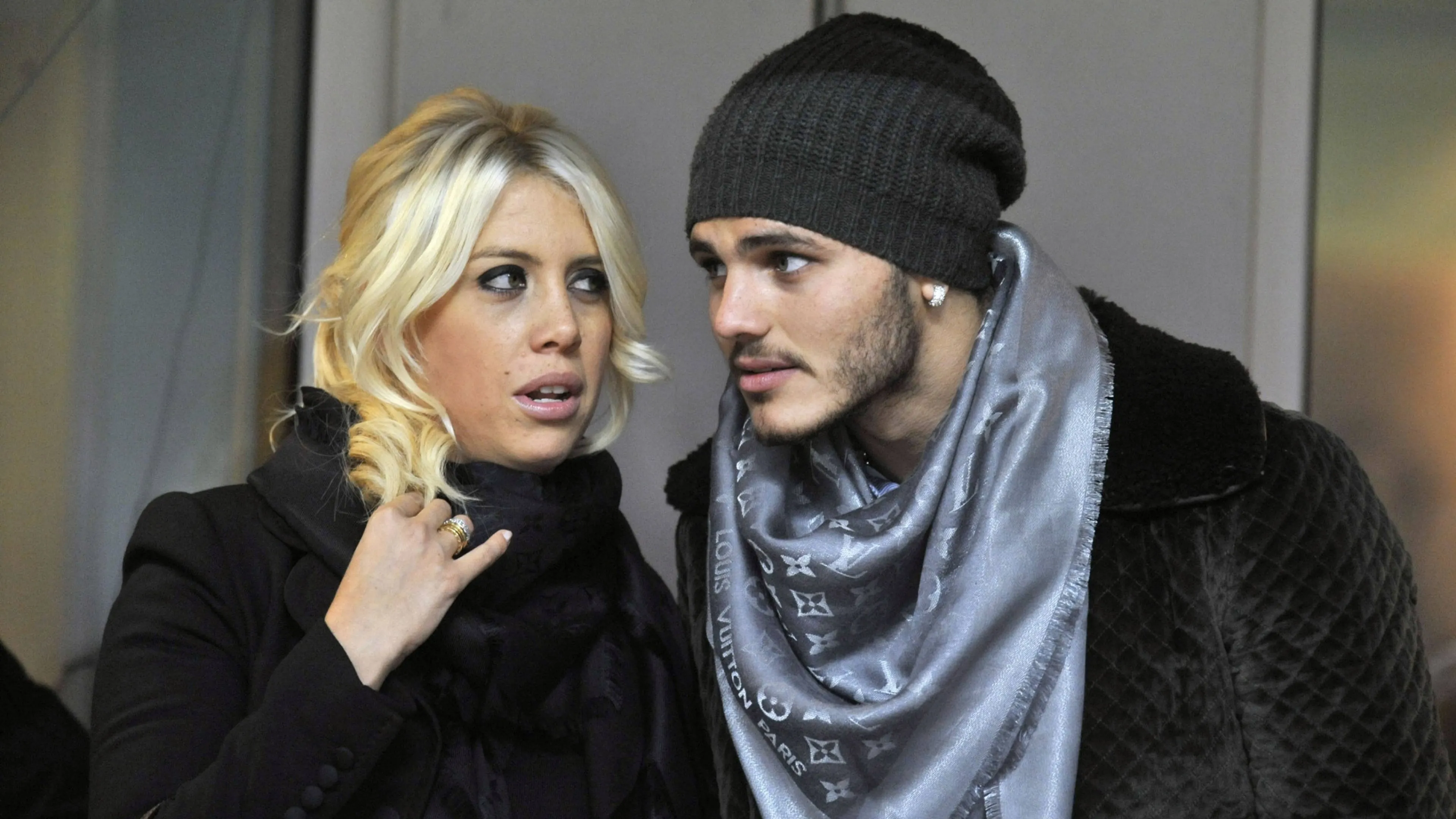 Wanda Nara shock: "Ho scoperto in casa telecamere e microfoni nascosti. Icardi mi minaccia con video hard"