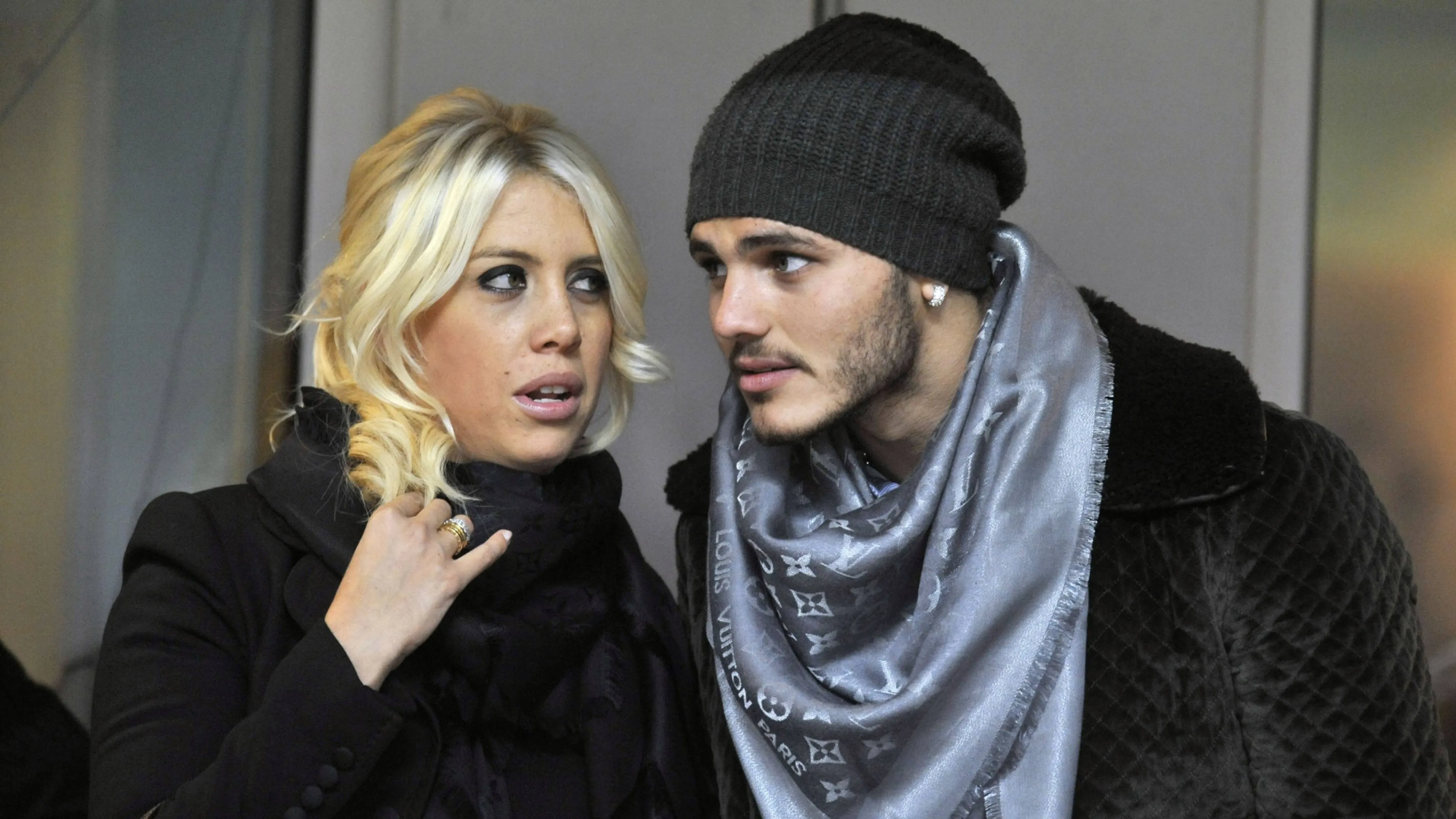 Copertina di Wanda Nara shock: "Ho scoperto in casa telecamere e microfoni nascosti. Icardi mi minaccia con video hard"