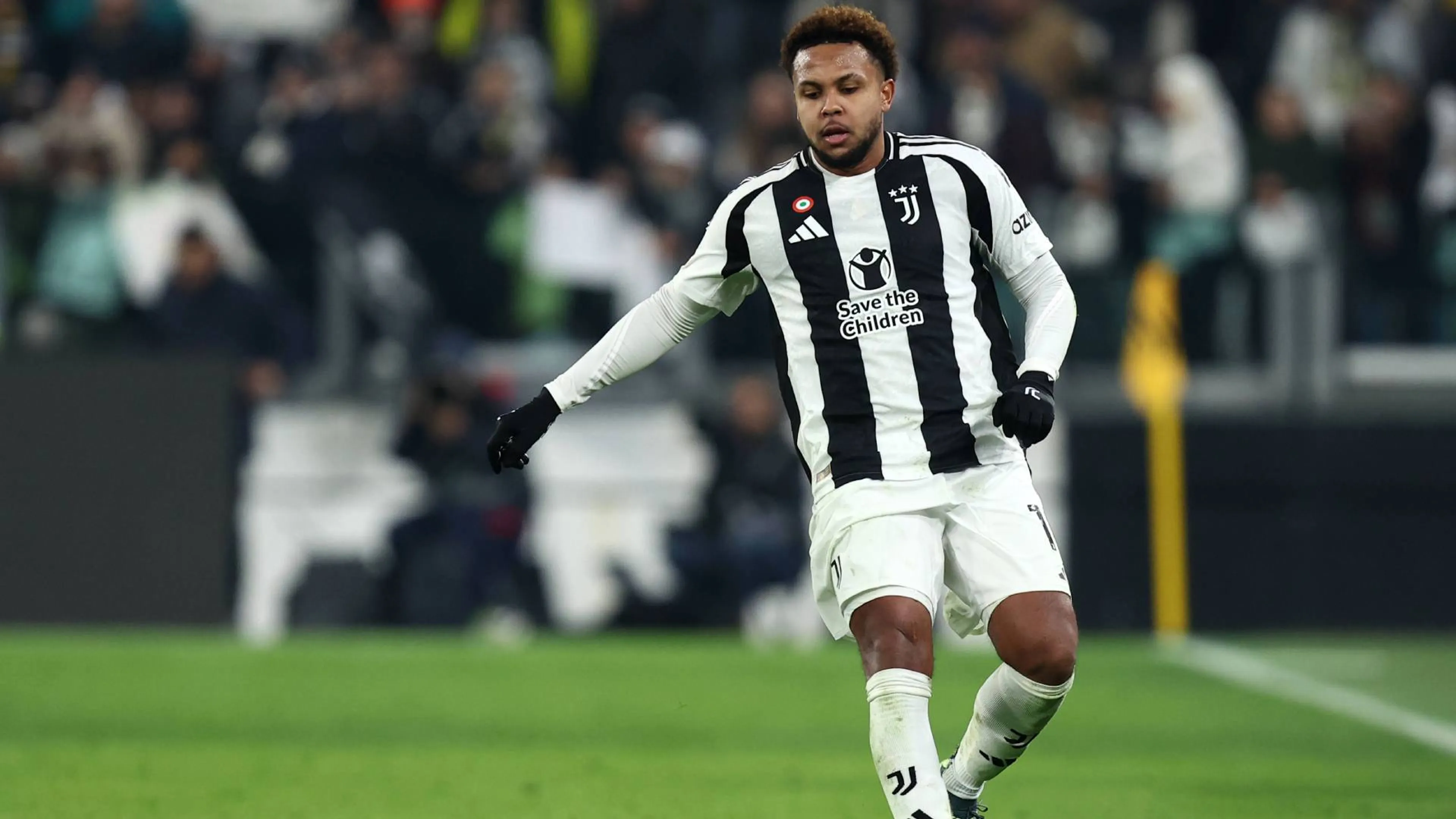 Copertina di Juventus, McKennie: "Giocherei anche in porta. Rinnovo? Dipende dalla società"